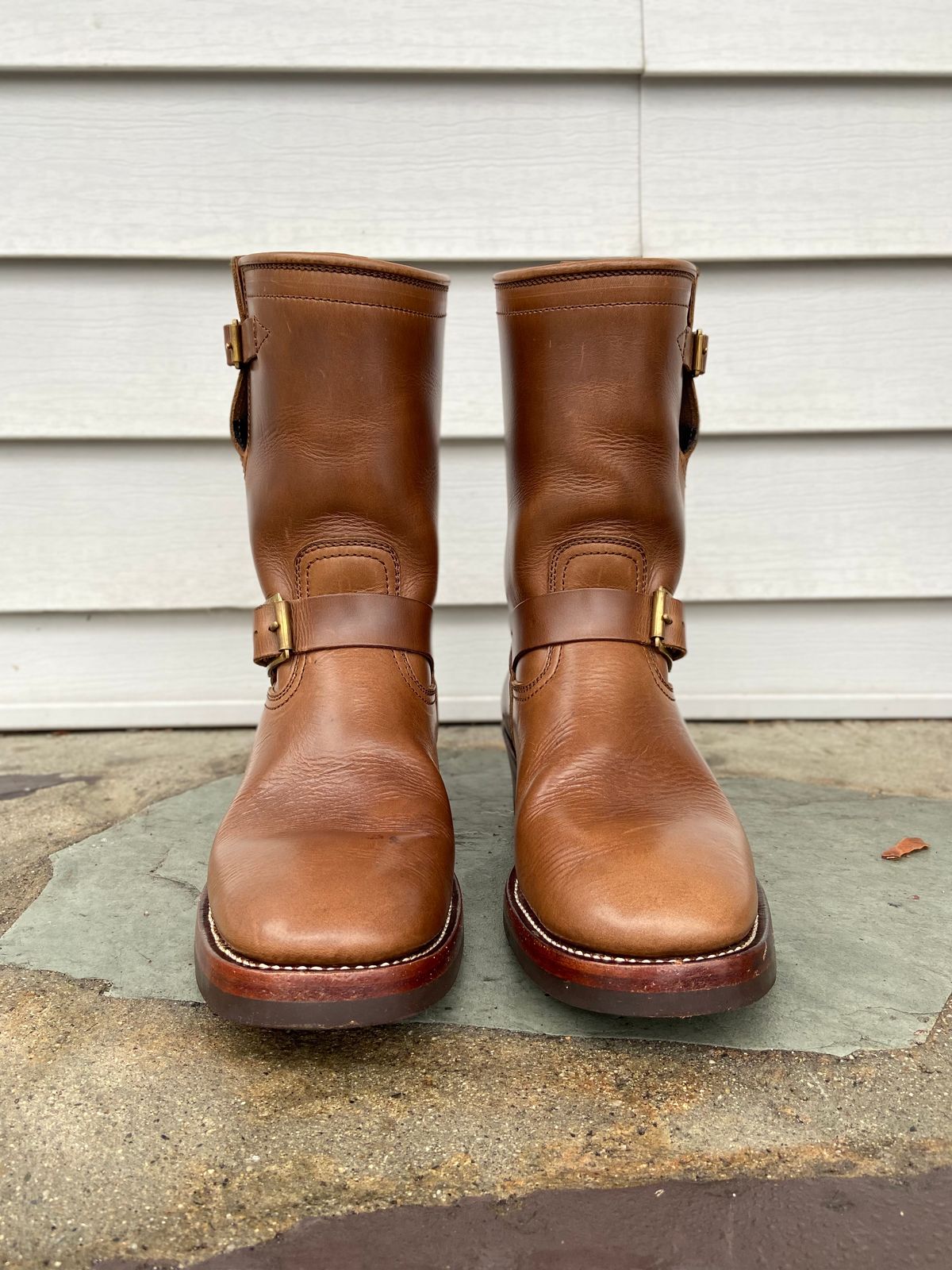 Photo by akindatallboy on December 3, 2022 of the Benzein The Keeper 'Type 2' Engineer Boot in Horween Natural Chromexcel.