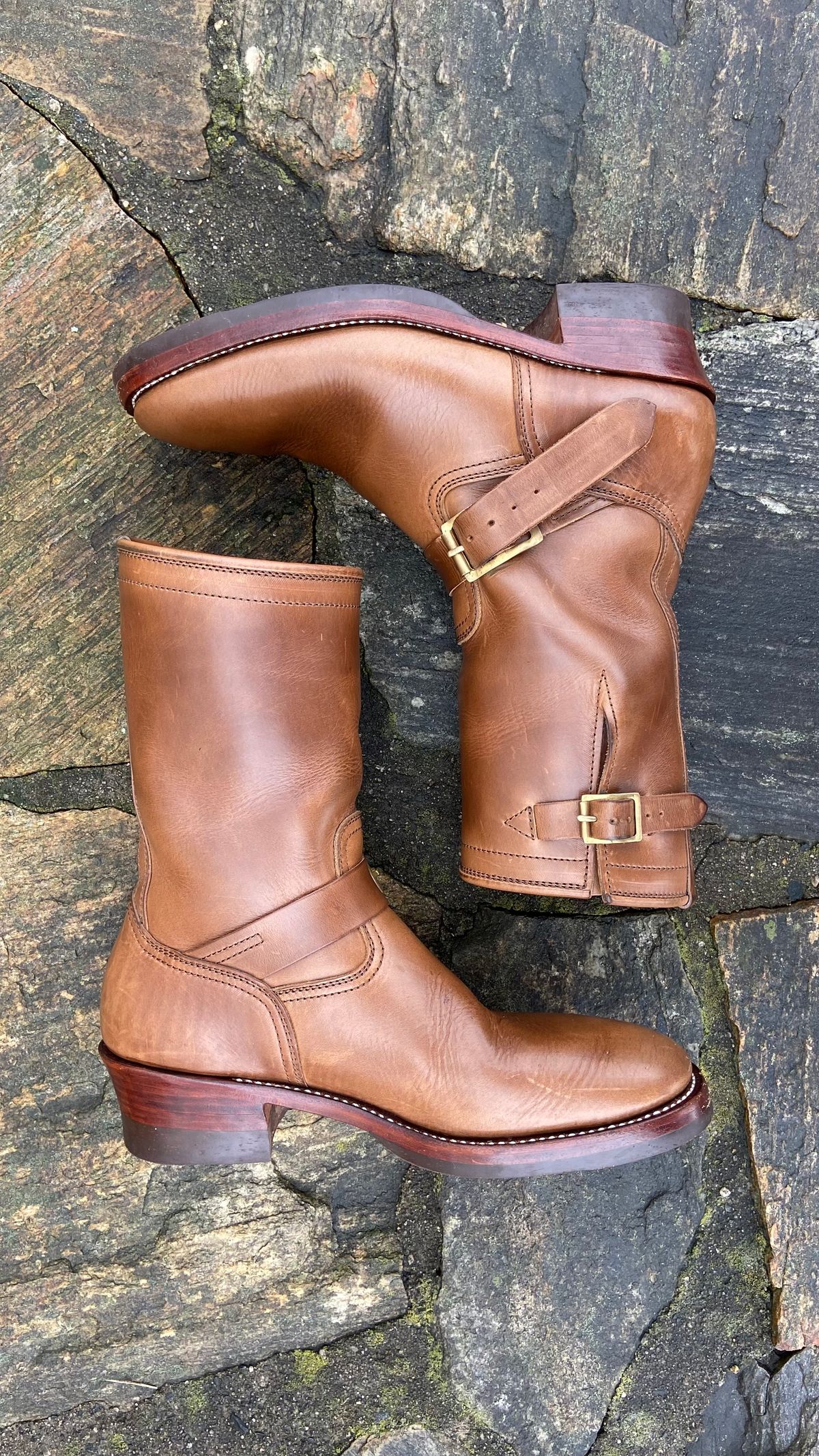 Photo by akindatallboy on January 4, 2023 of the Benzein The Keeper 'Type 2' Engineer Boot in Horween Natural Chromexcel.