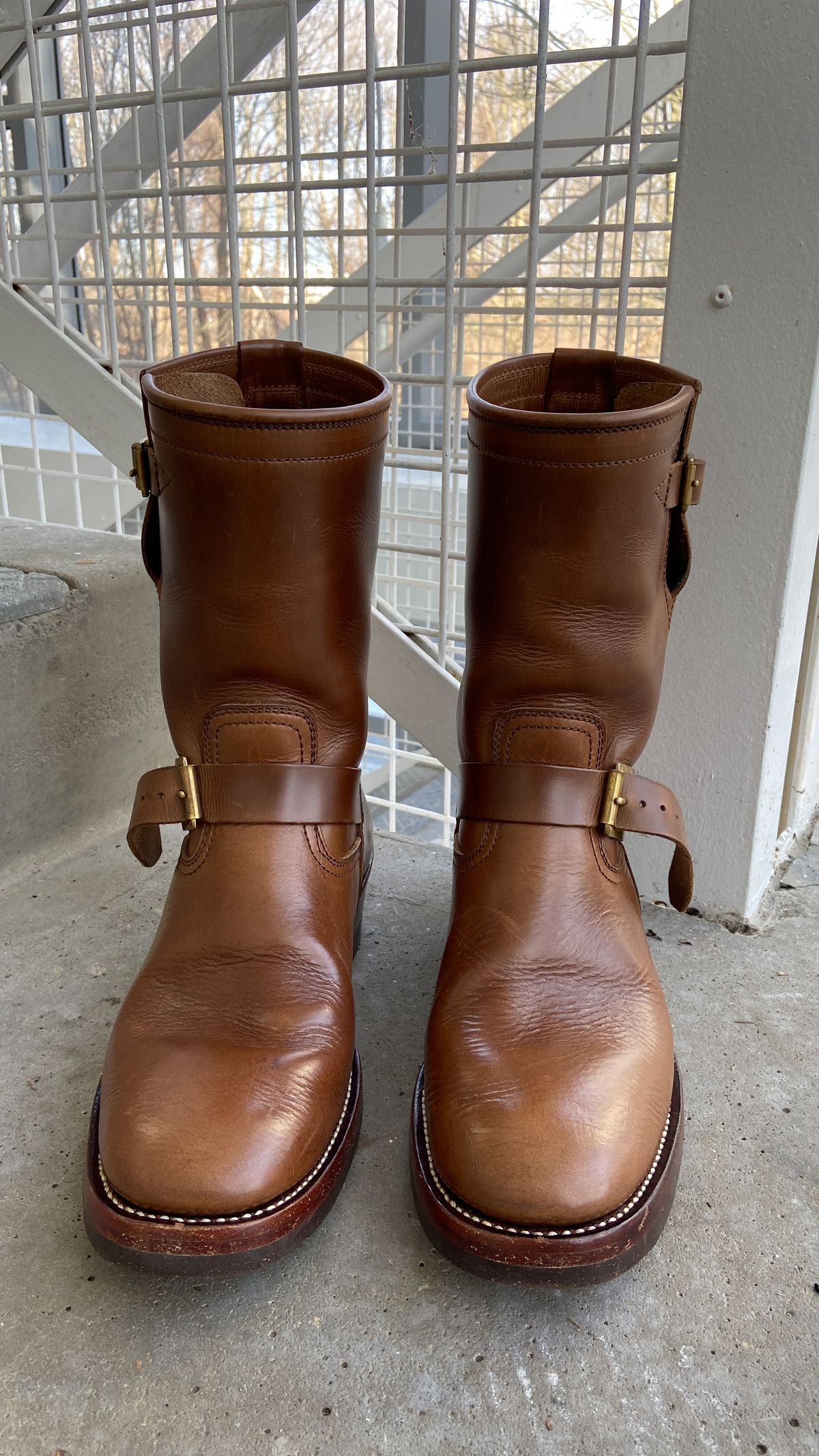 Photo by akindatallboy on February 5, 2023 of the Benzein The Keeper 'Type 2' Engineer Boot in Horween Natural Chromexcel.