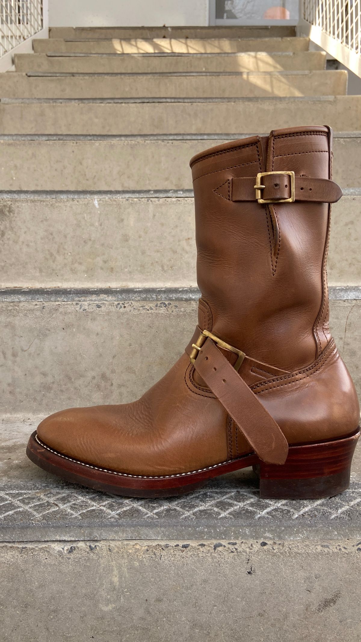 Photo by akindatallboy on February 5, 2023 of the Benzein The Keeper 'Type 2' Engineer Boot in Horween Natural Chromexcel.
