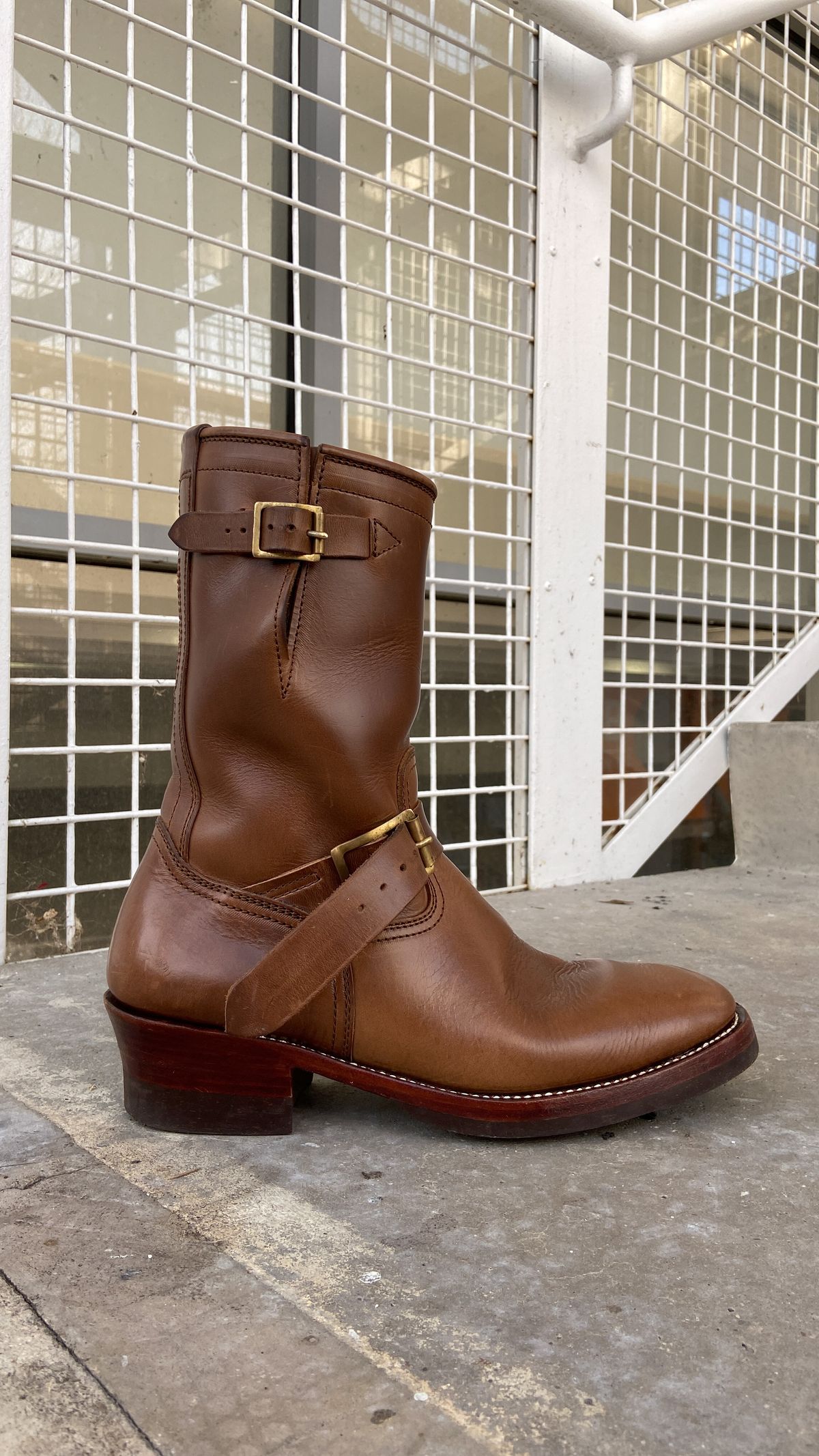 Photo by akindatallboy on February 5, 2023 of the Benzein The Keeper 'Type 2' Engineer Boot in Horween Natural Chromexcel.