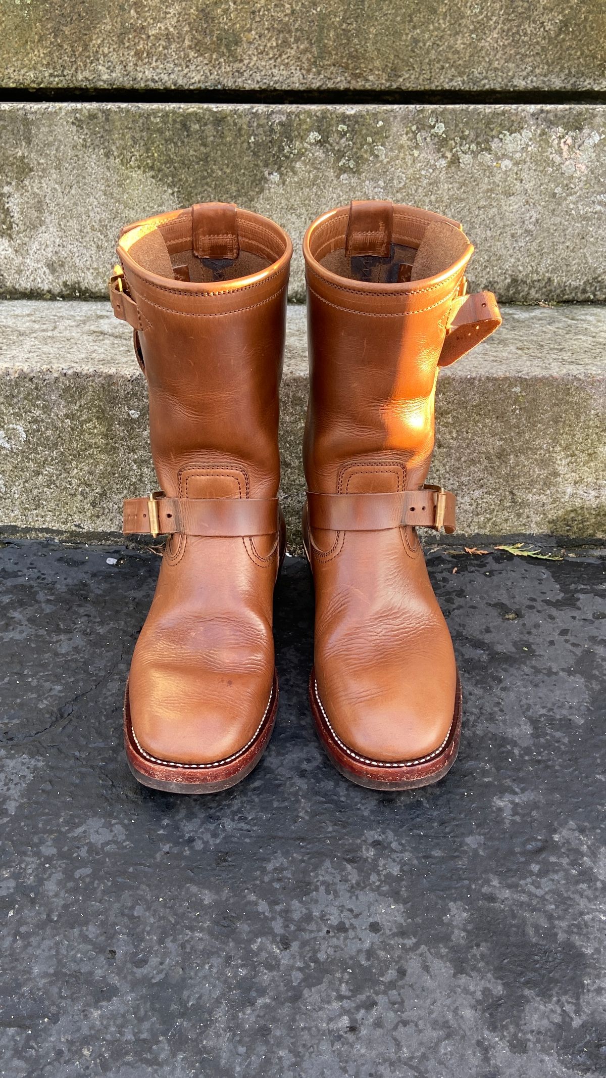 Photo by akindatallboy on March 5, 2023 of the Benzein The Keeper 'Type 2' Engineer Boot in Horween Natural Chromexcel.