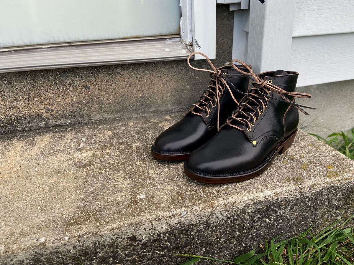 Photo by akindatallboy on August 20, 2022 of the NF Bootmaker Milton Boot in Horween Black Chromexcel.
