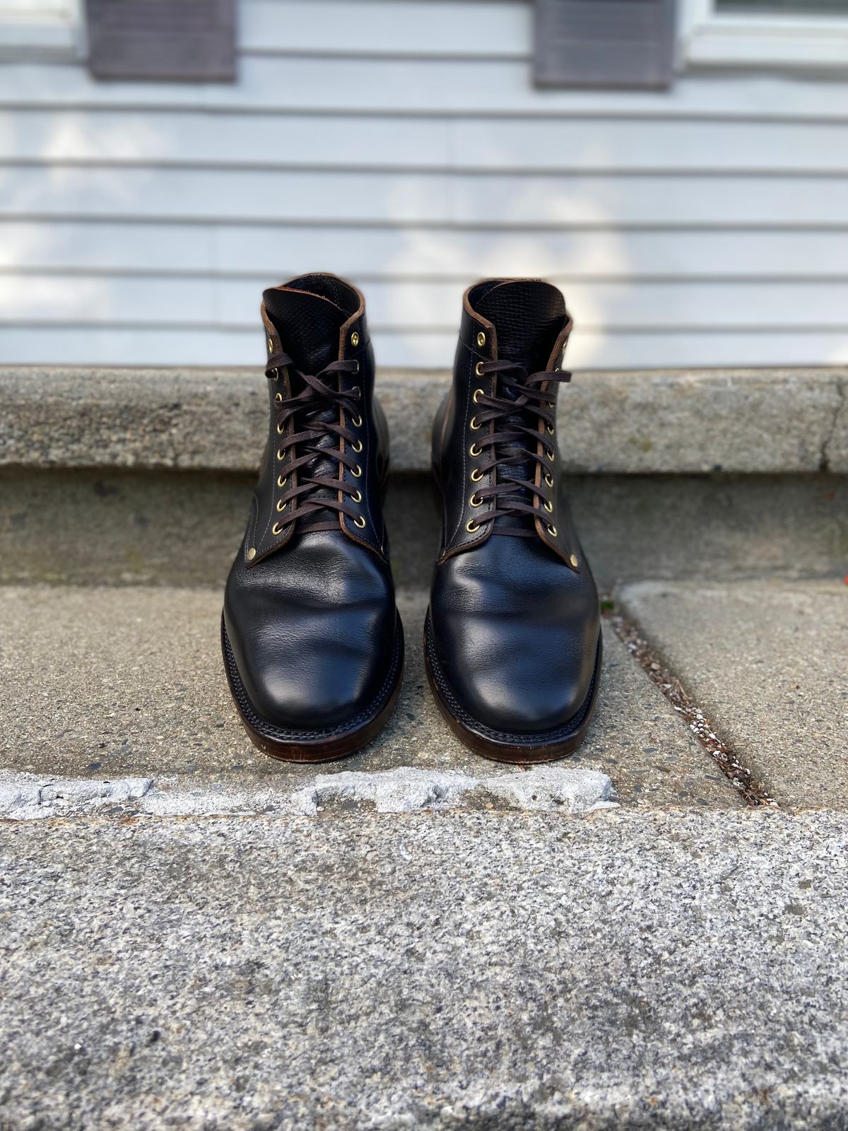 Photo by akindatallboy on October 7, 2022 of the NF Bootmaker Milton Boot in Horween Black Chromexcel.