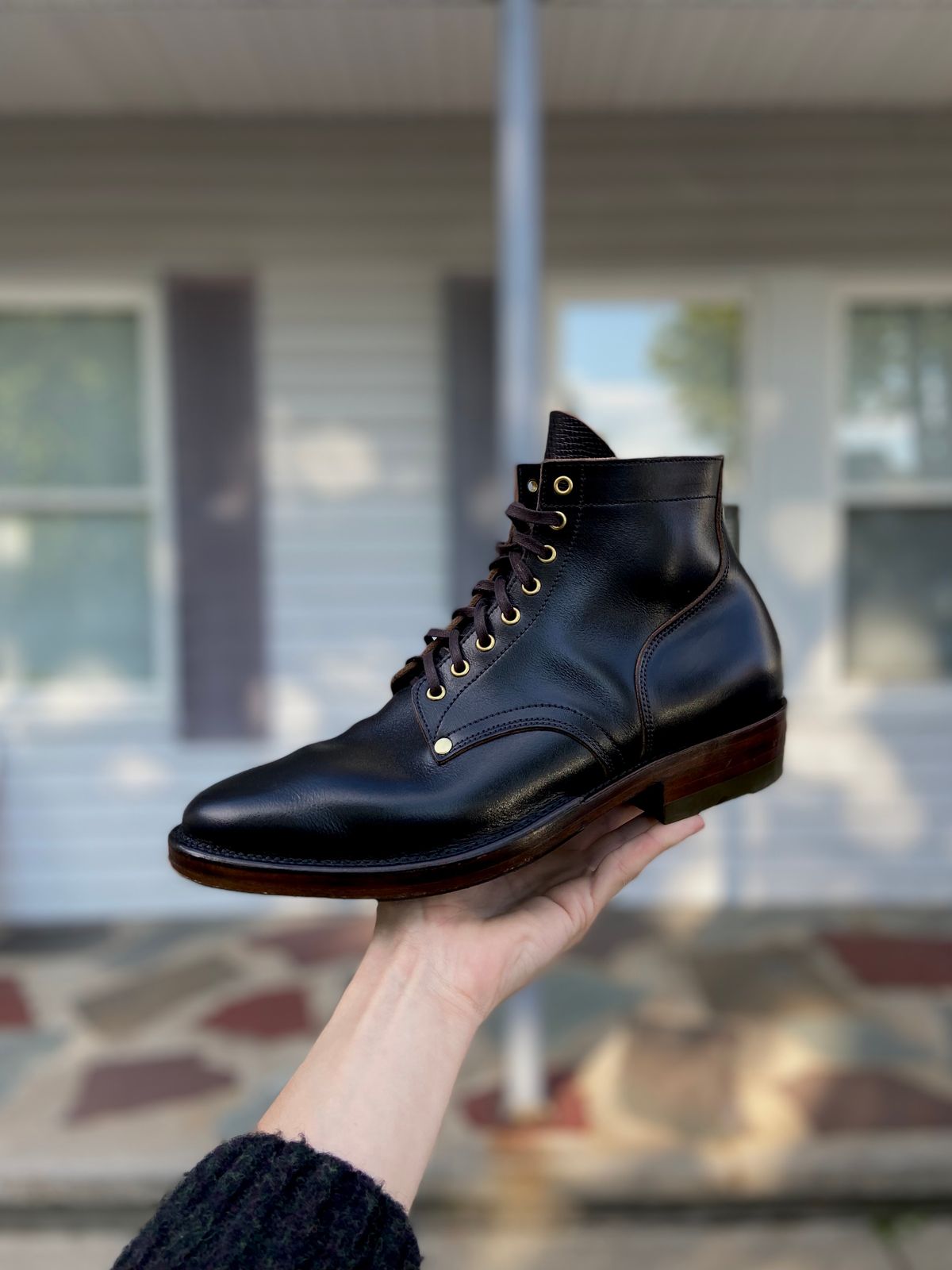 Photo by akindatallboy on October 7, 2022 of the NF Bootmaker Milton Boot in Horween Black Chromexcel.