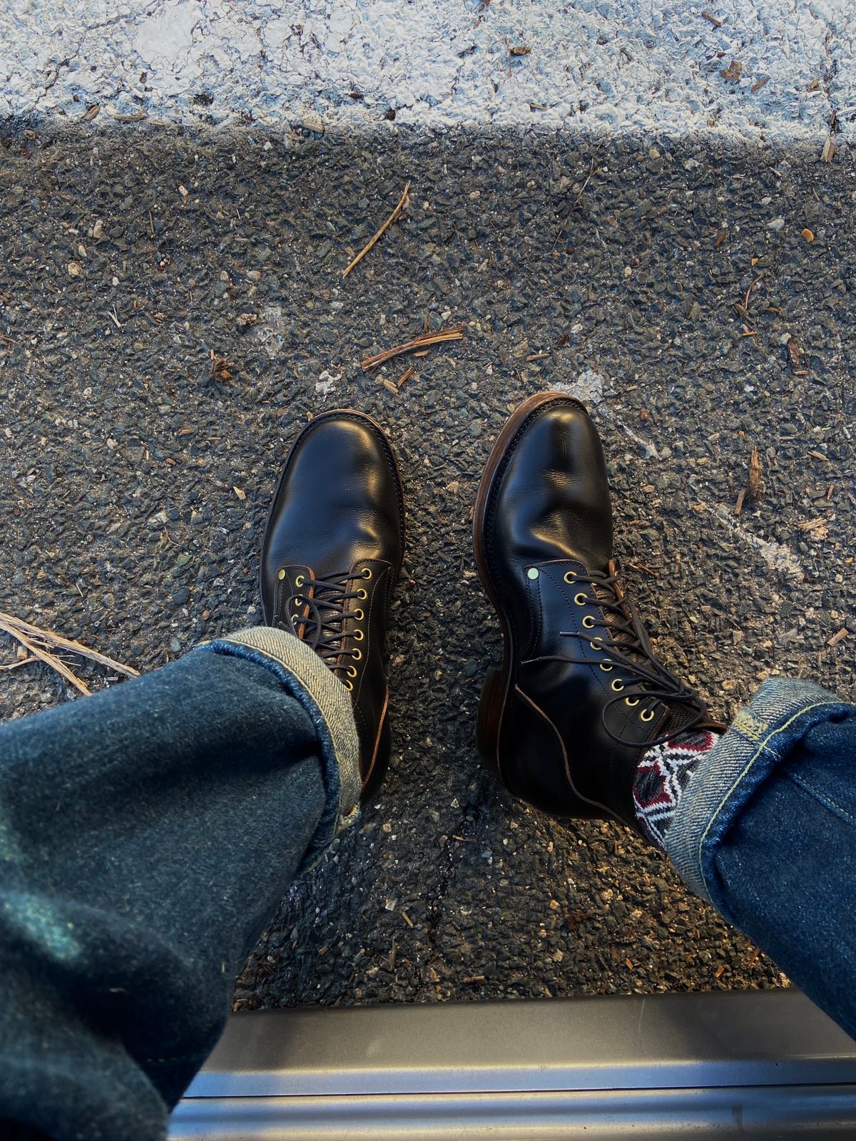 Photo by akindatallboy on December 20, 2022 of the NF Bootmaker Milton Boot in Horween Black Chromexcel.