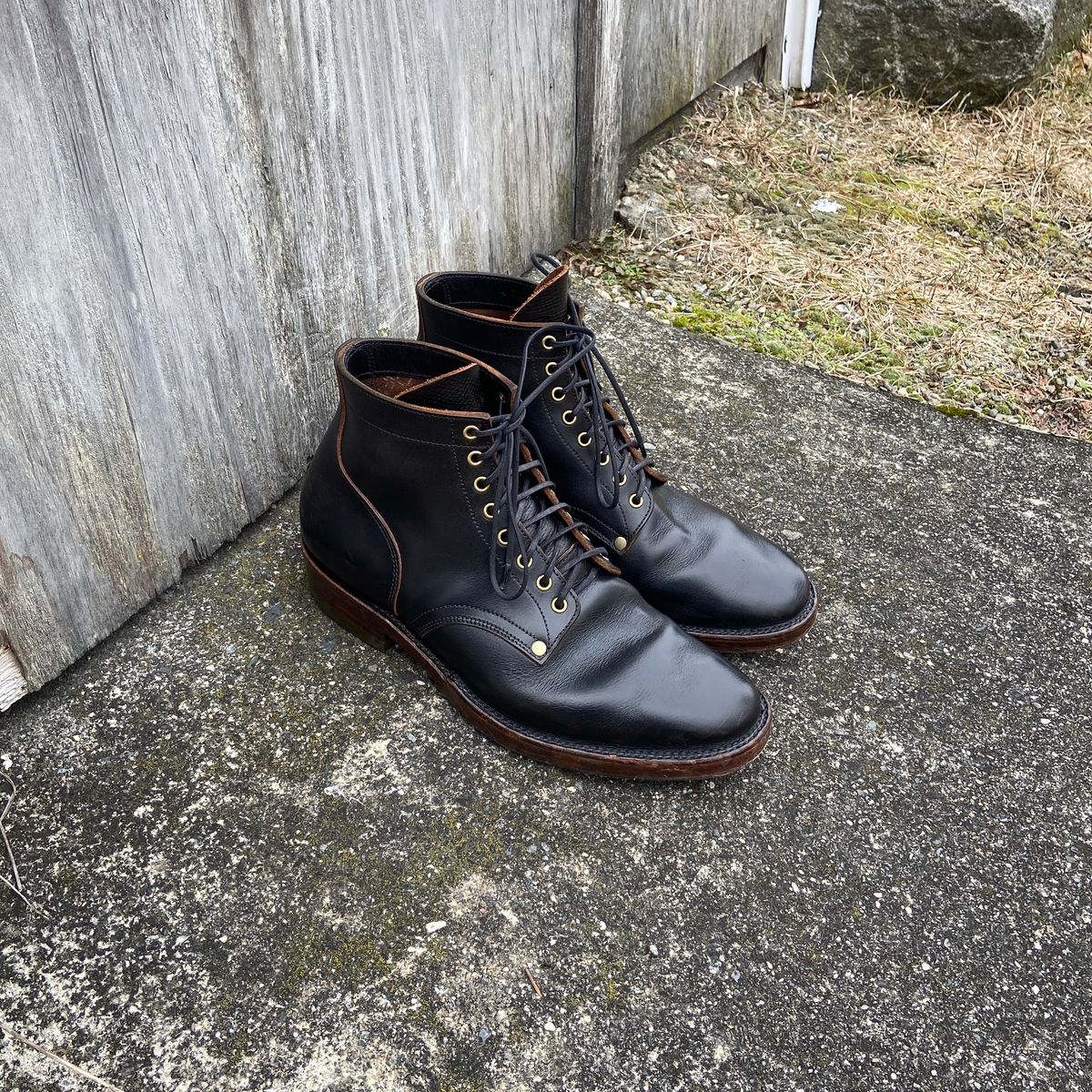 Photo by akindatallboy on February 9, 2024 of the NF Bootmaker Milton Boot in Horween Black Chromexcel.