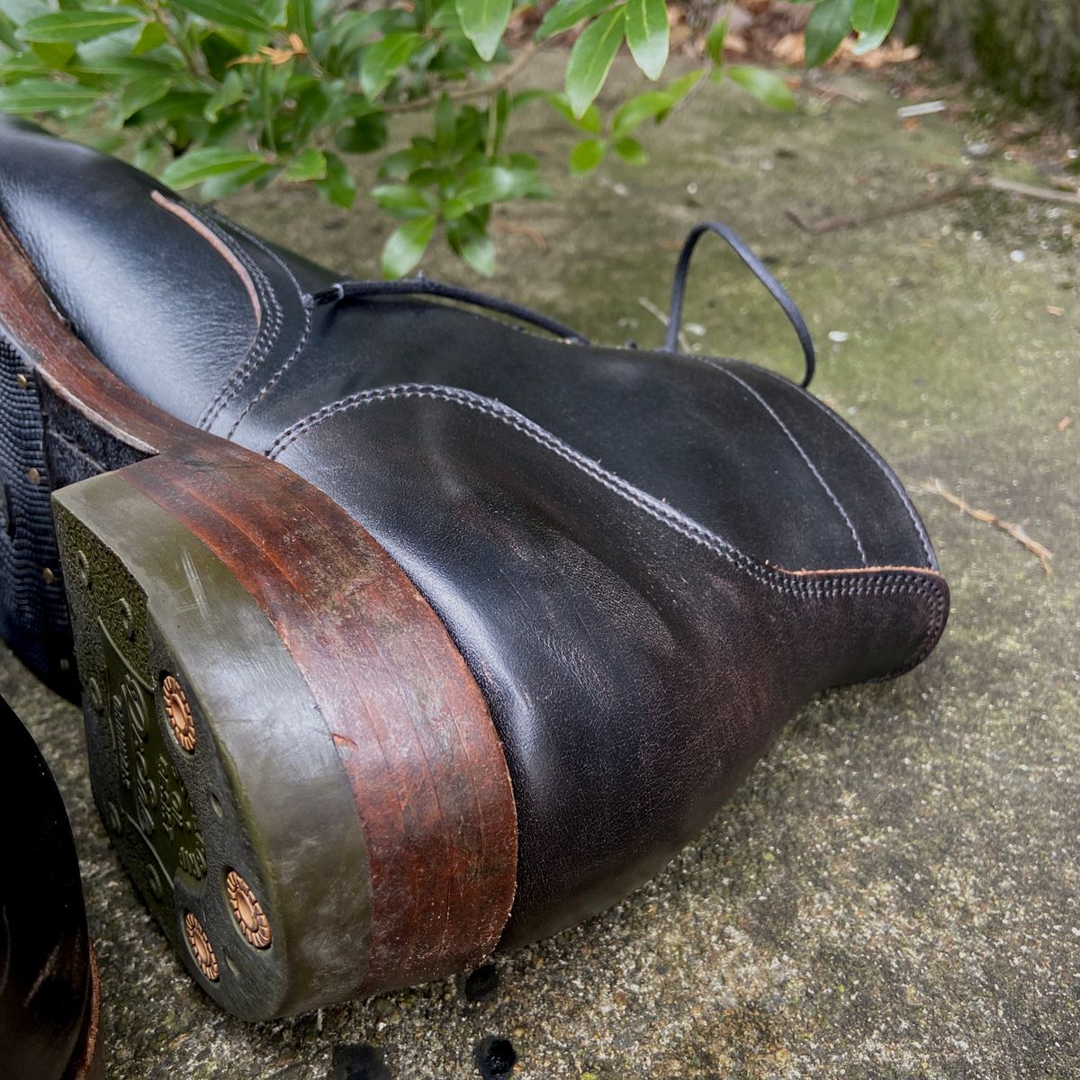 Photo by akindatallboy on February 9, 2024 of the NF Bootmaker Milton Boot in Horween Black Chromexcel.
