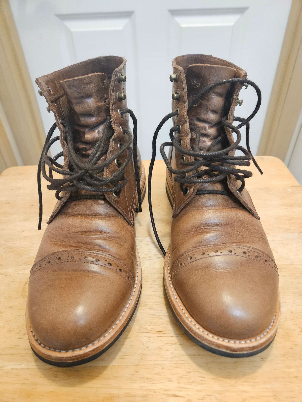 Photo by DarthCalamitus on October 8, 2023 of the Oak Street Bootmakers Trench Boot in Horween Natural Chromexcel.