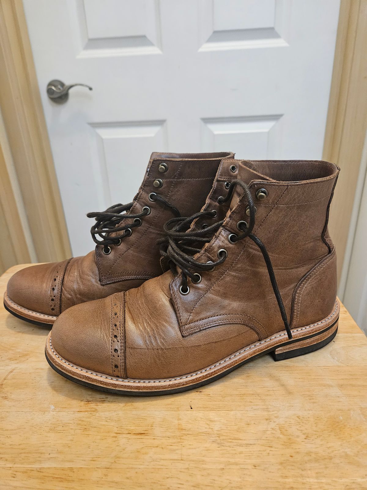 Photo by DarthCalamitus on October 8, 2023 of the Oak Street Bootmakers Trench Boot in Horween Natural Chromexcel.