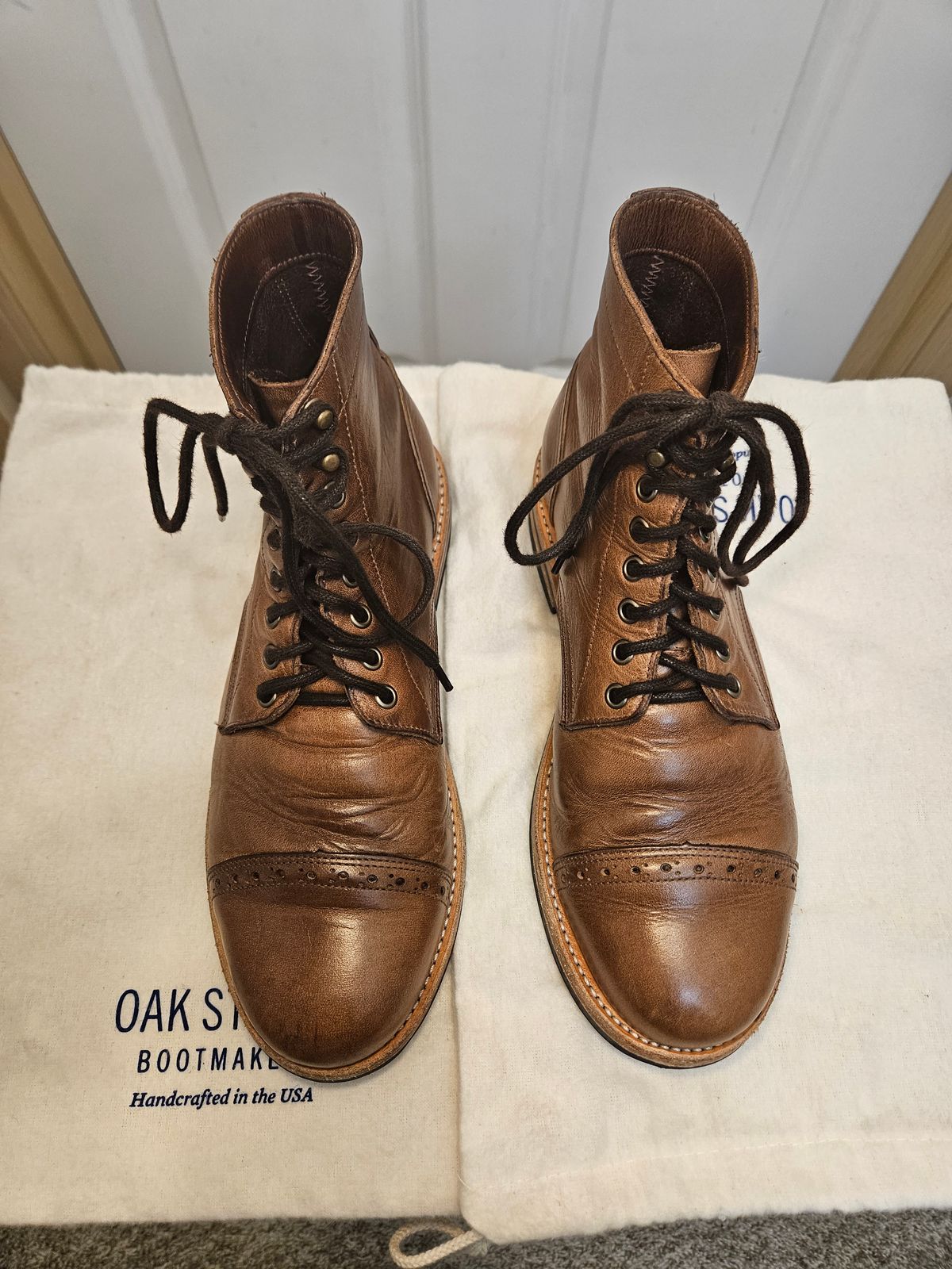 Photo by DarthCalamitus on December 2, 2023 of the Oak Street Bootmakers Trench Boot in Horween Natural Chromexcel.