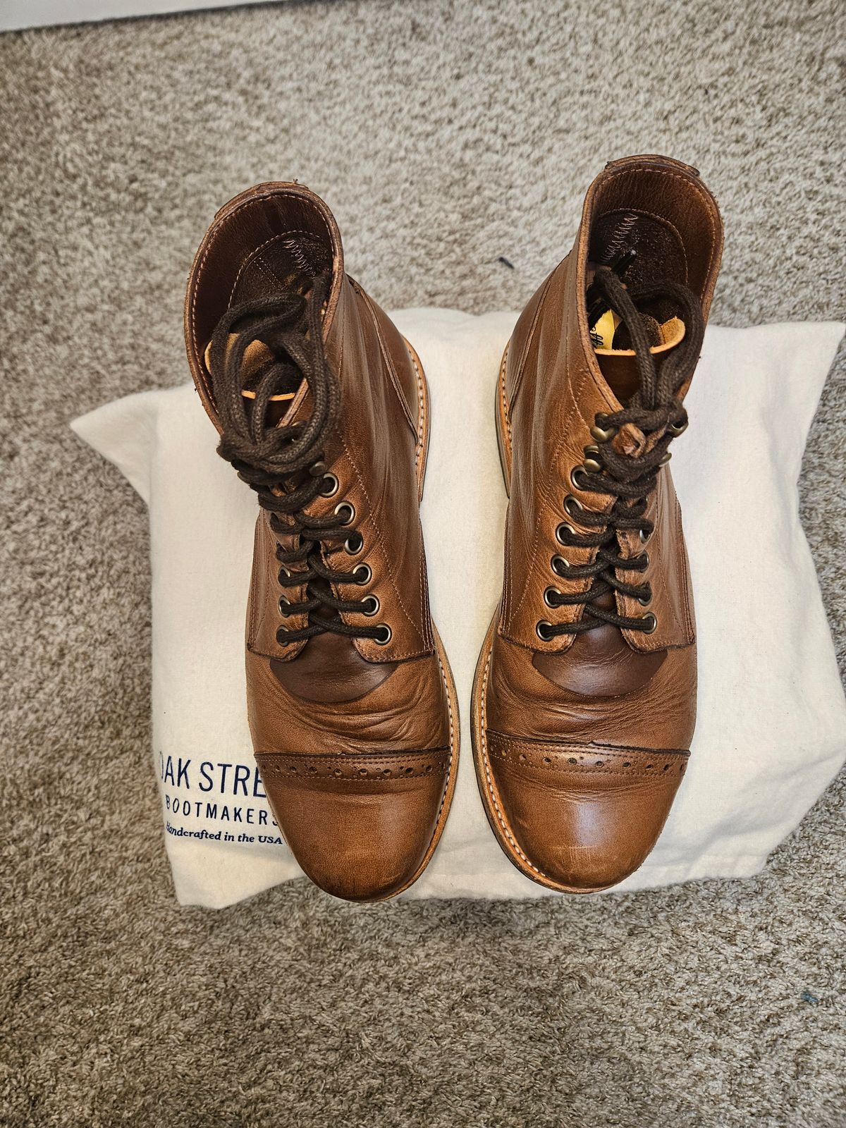 Photo by DarthCalamitus on January 1, 2024 of the Oak Street Bootmakers Trench Boot in Horween Natural Chromexcel.