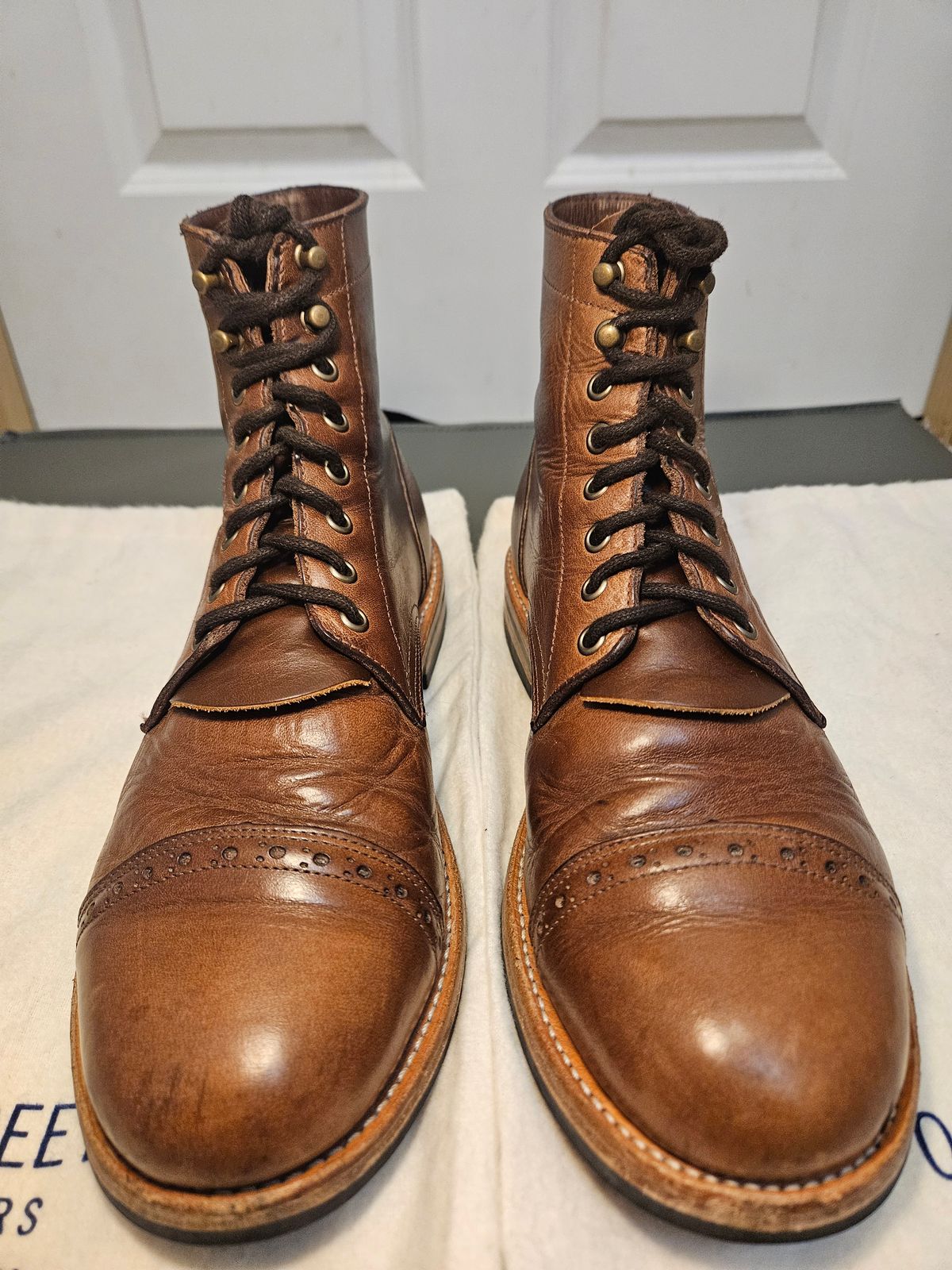 Photo by DarthCalamitus on February 2, 2024 of the Oak Street Bootmakers Trench Boot in Horween Natural Chromexcel.
