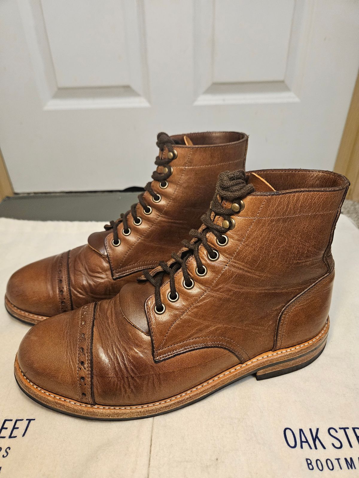 Photo by DarthCalamitus on February 2, 2024 of the Oak Street Bootmakers Trench Boot in Horween Natural Chromexcel.
