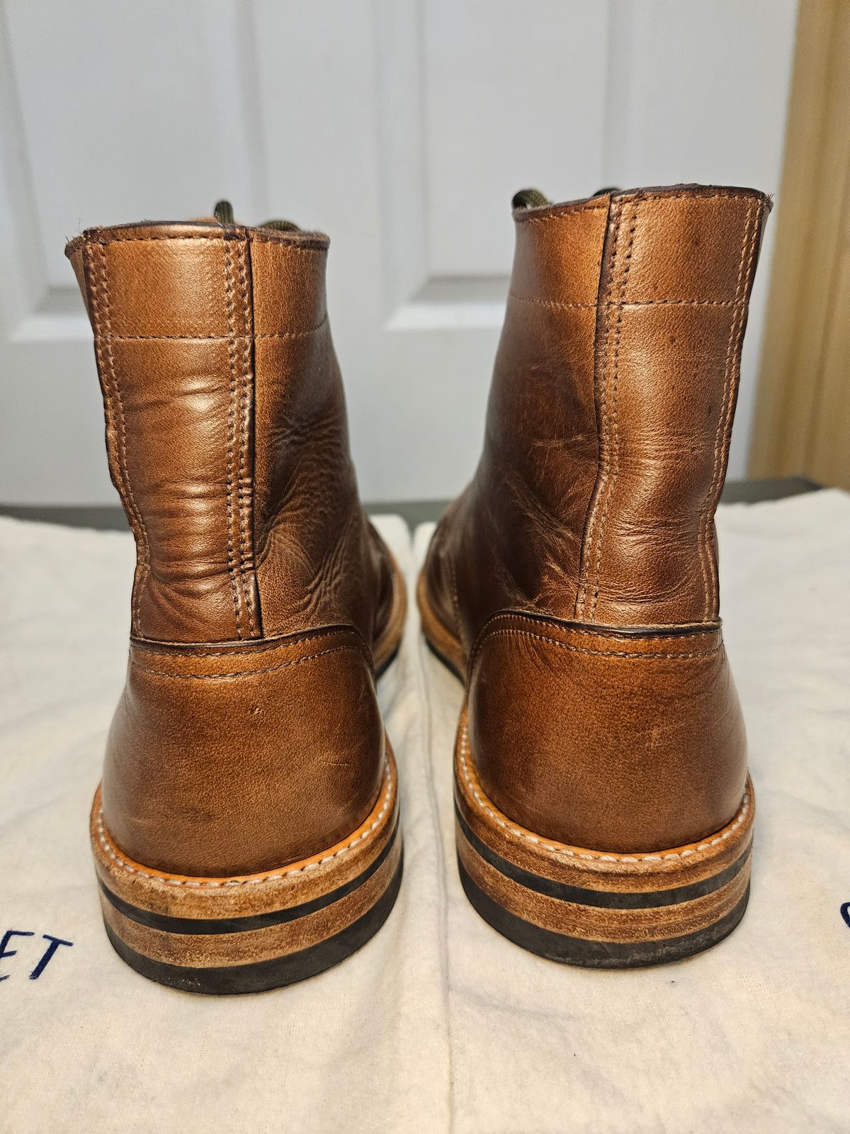 Photo by DarthCalamitus on March 1, 2024 of the Oak Street Bootmakers Trench Boot in Horween Natural Chromexcel.