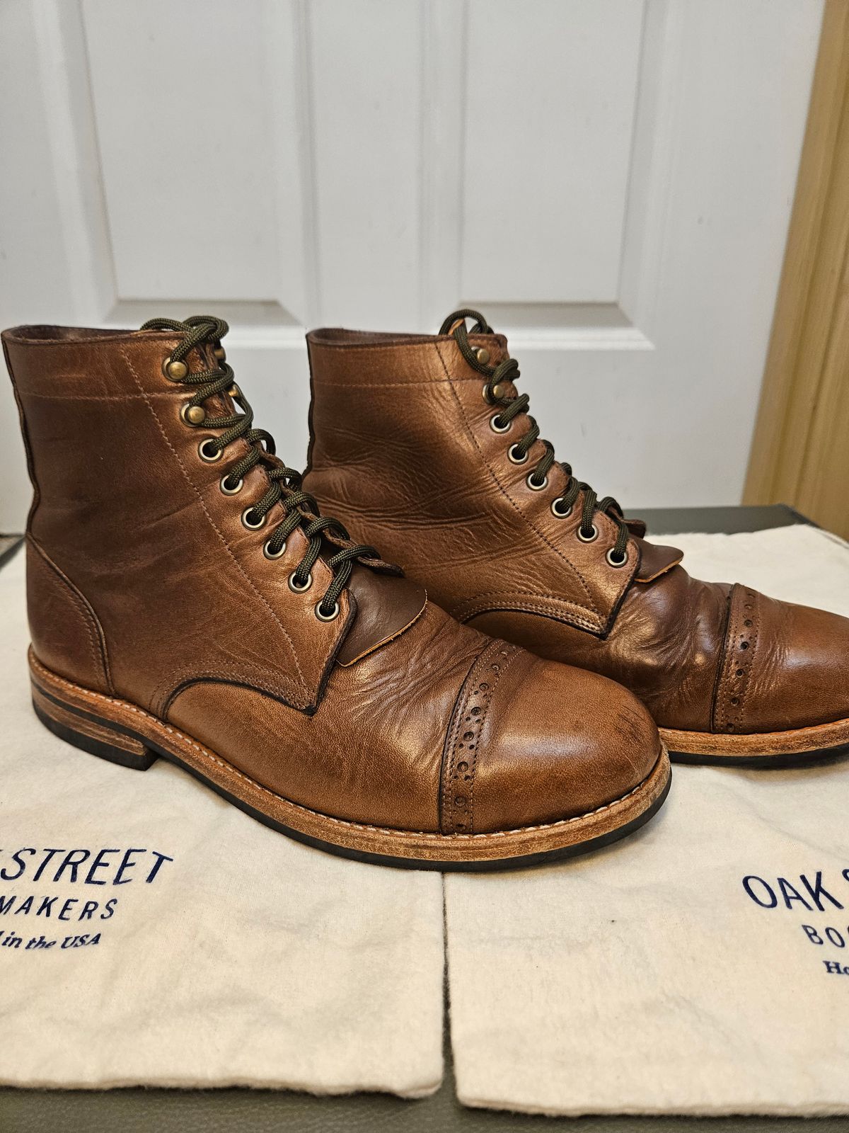 Photo by DarthCalamitus on March 1, 2024 of the Oak Street Bootmakers Trench Boot in Horween Natural Chromexcel.