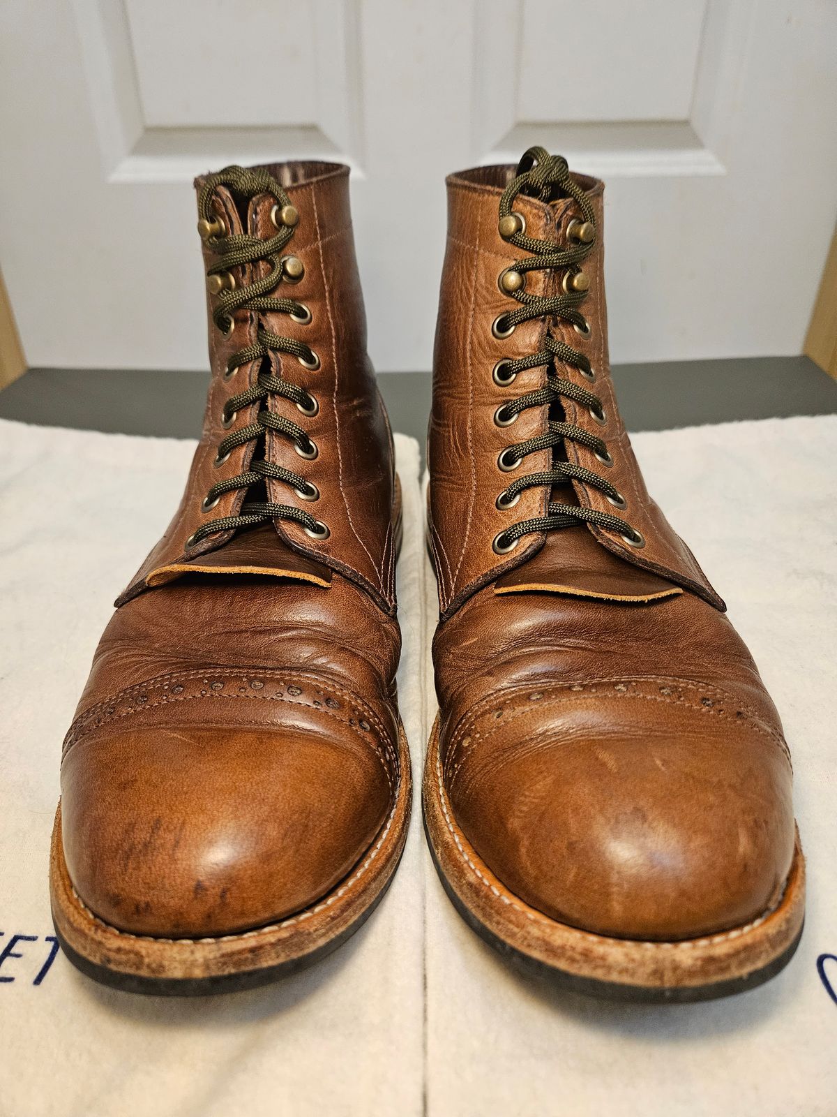 Photo by DarthCalamitus on April 5, 2024 of the Oak Street Bootmakers Trench Boot in Horween Natural Chromexcel.
