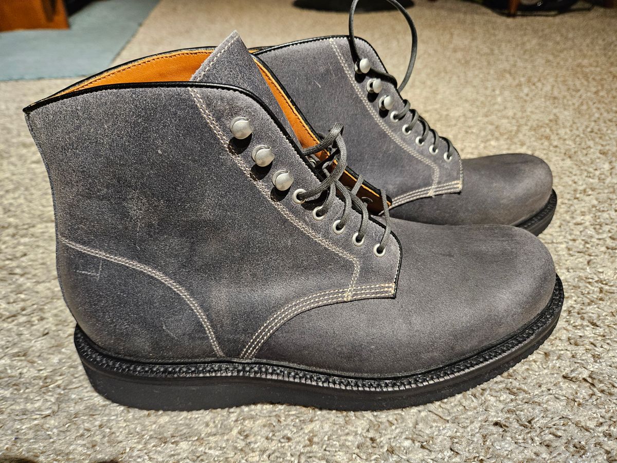 Photo by DarthCalamitus on December 13, 2024 of the Grant Stone Grant Stone / Baroda Boot in C.F. Stead Frost Waxy Commander.