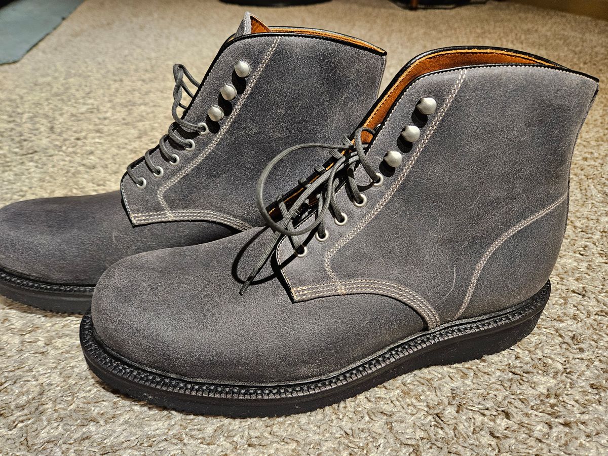 Photo by DarthCalamitus on December 13, 2024 of the Grant Stone Grant Stone / Baroda Boot in C.F. Stead Frost Waxy Commander.