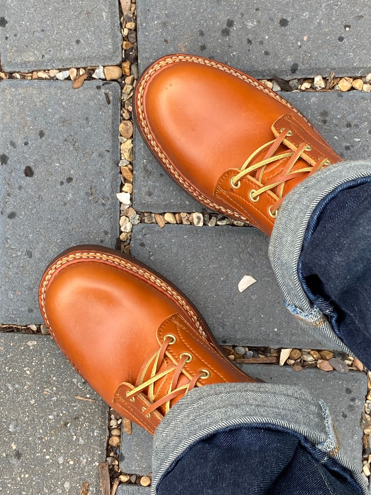 Photo by Siany123 on October 1, 2025 of the Crush On Retro Timber in Mid Brown Cowhide.