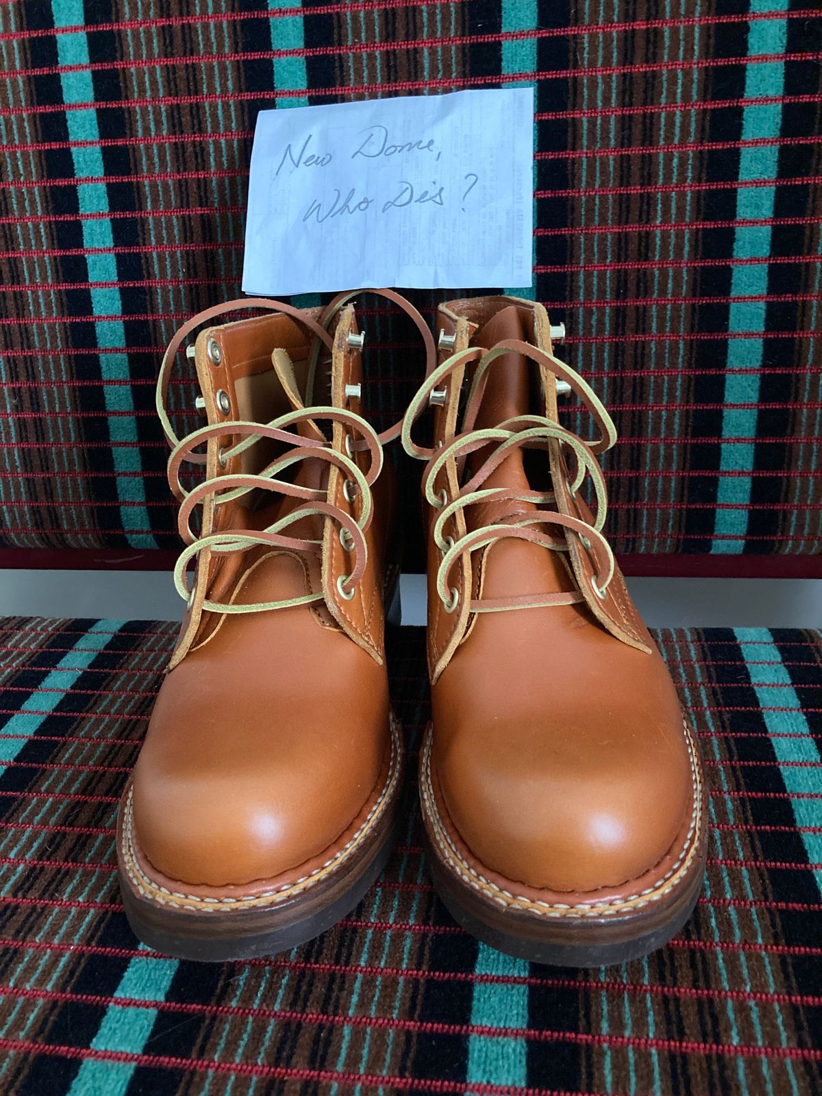 Photo by Siany123 on October 1, 2025 of the Crush On Retro Timber in Mid Brown Cowhide.