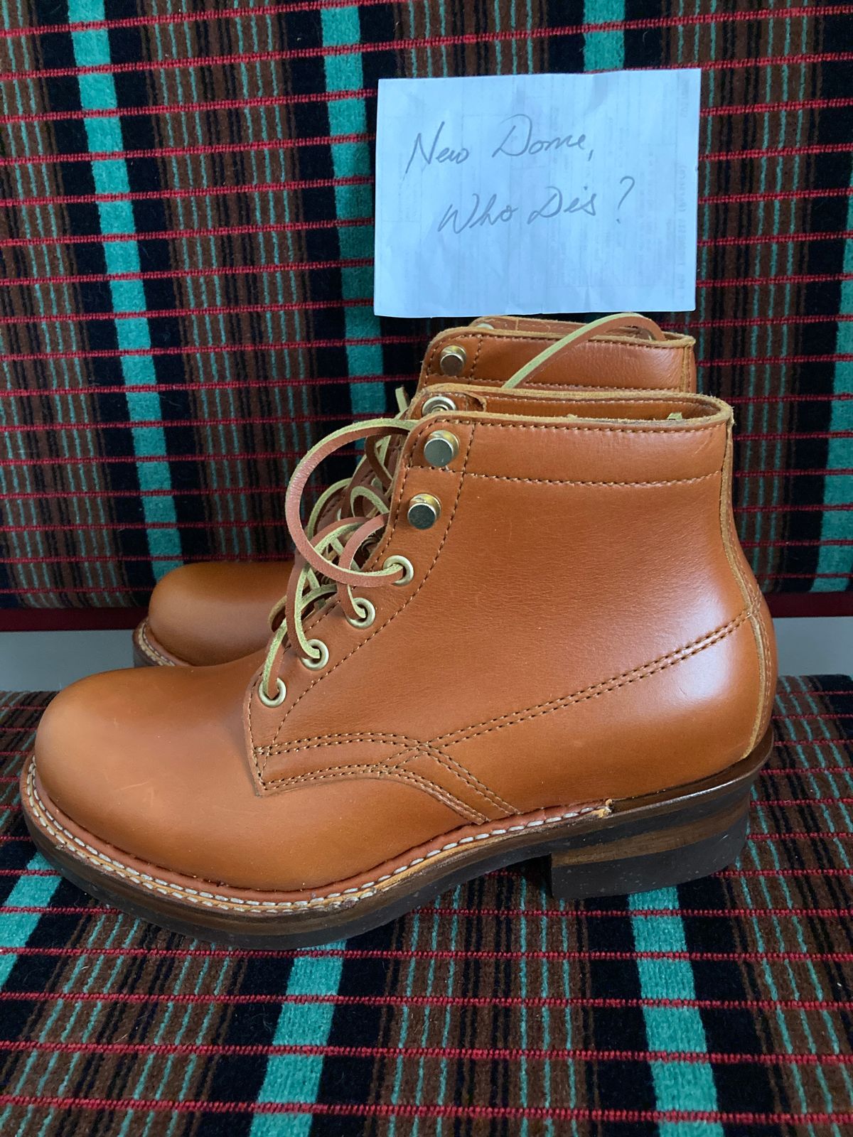 Photo by Siany123 on October 1, 2025 of the Crush On Retro Timber in Mid Brown Cowhide.