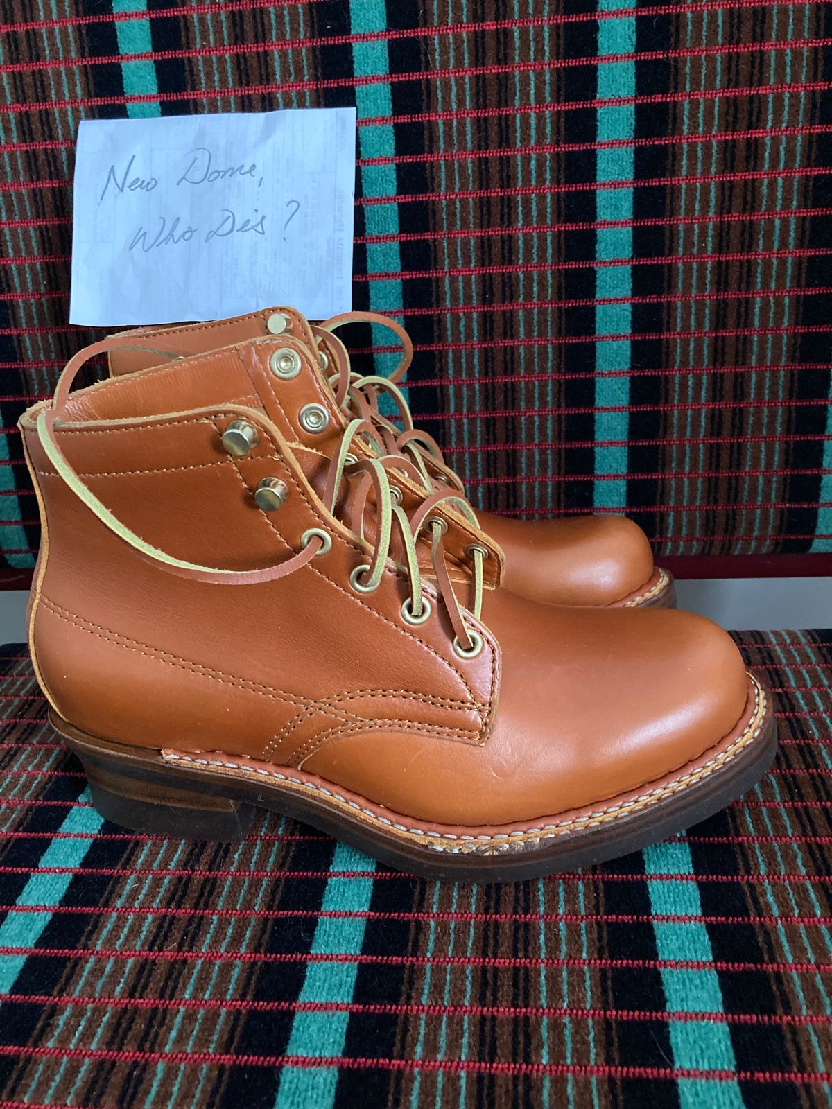 Photo by Siany123 on October 1, 2025 of the Crush On Retro Timber in Mid Brown Cowhide.