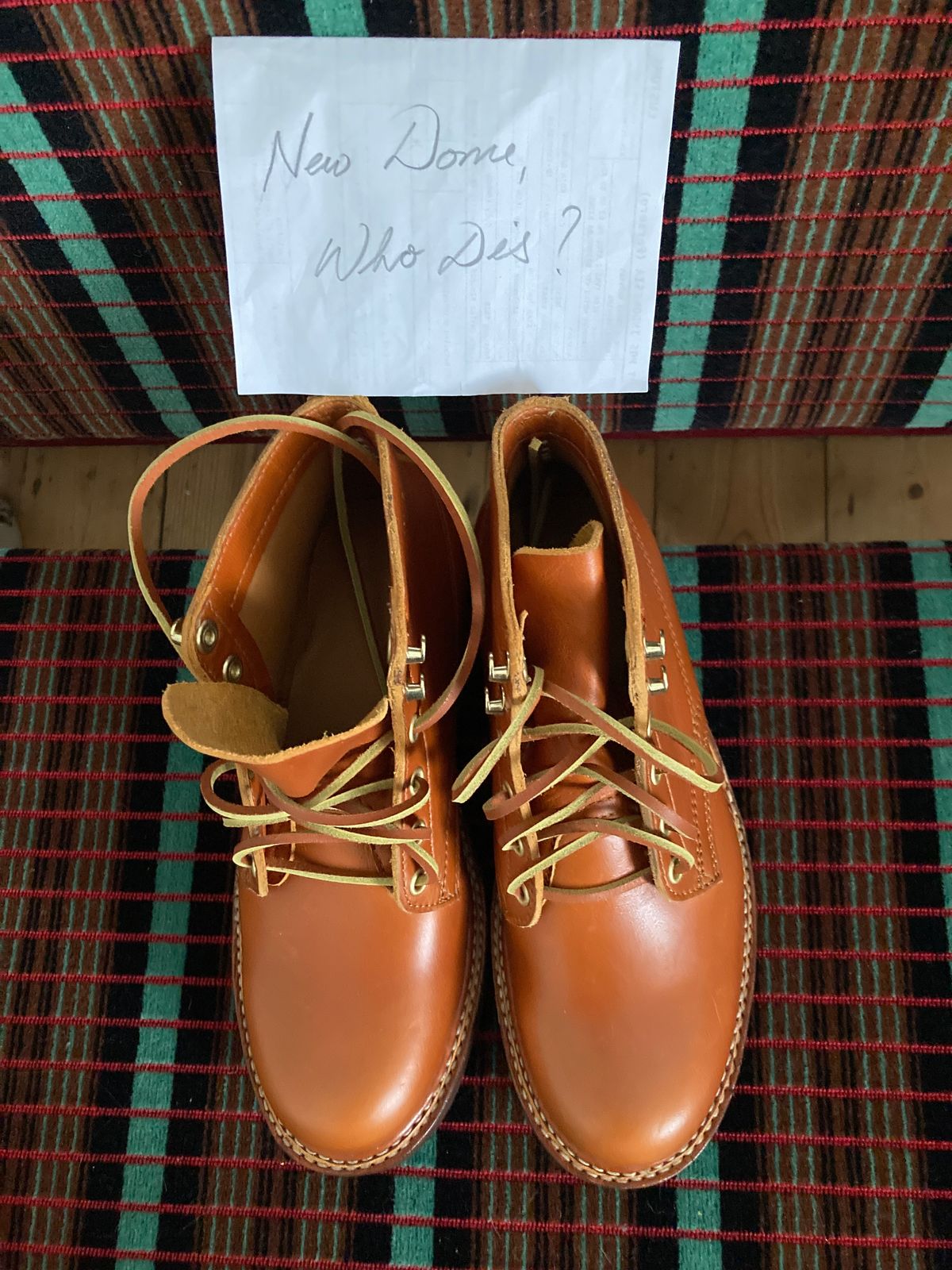 Photo by Siany123 on October 1, 2025 of the Crush On Retro Timber in Mid Brown Cowhide.