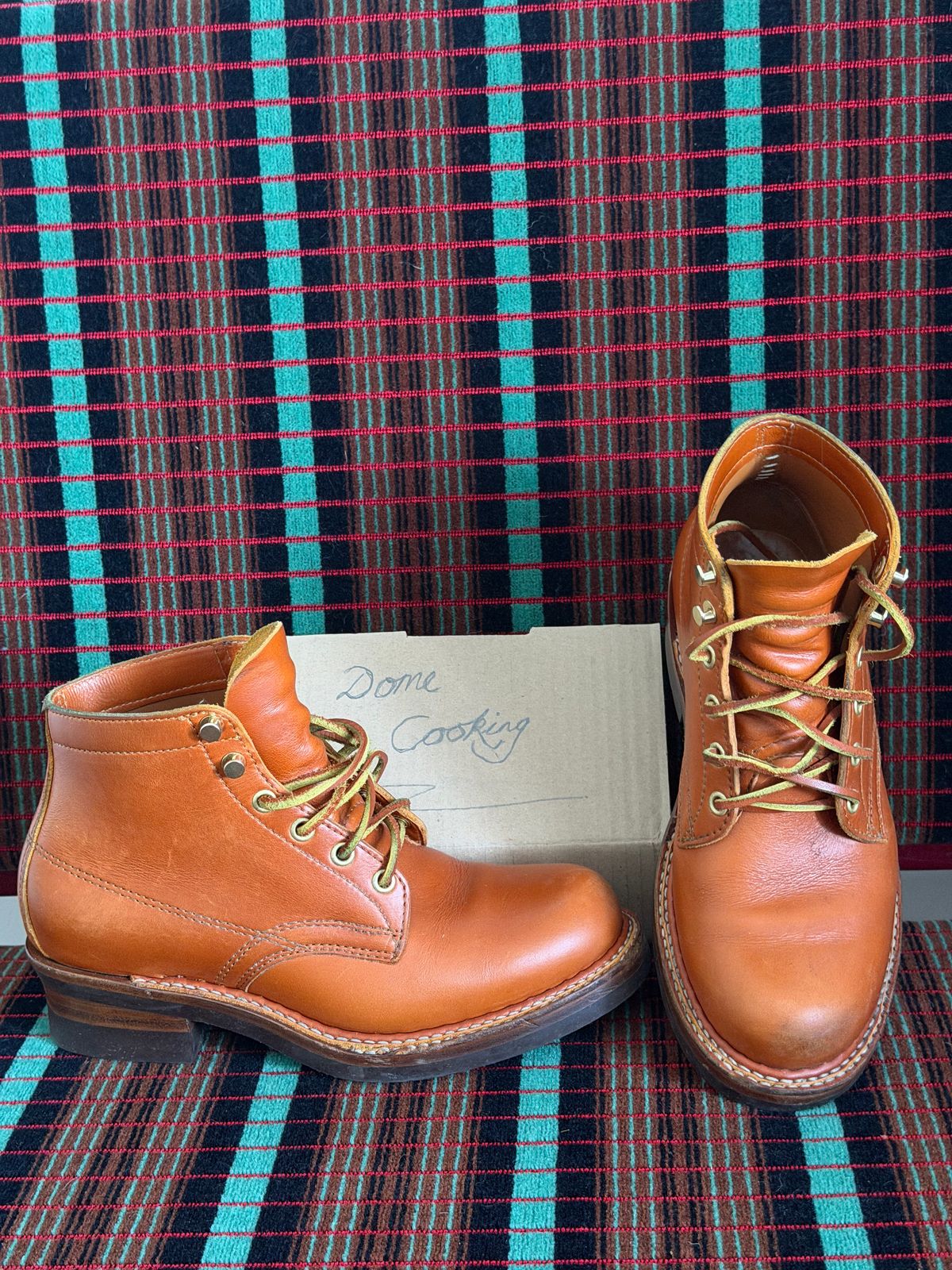 Photo by Siany123 on November 3, 2025 of the Crush On Retro Timber in Mid Brown Cowhide.