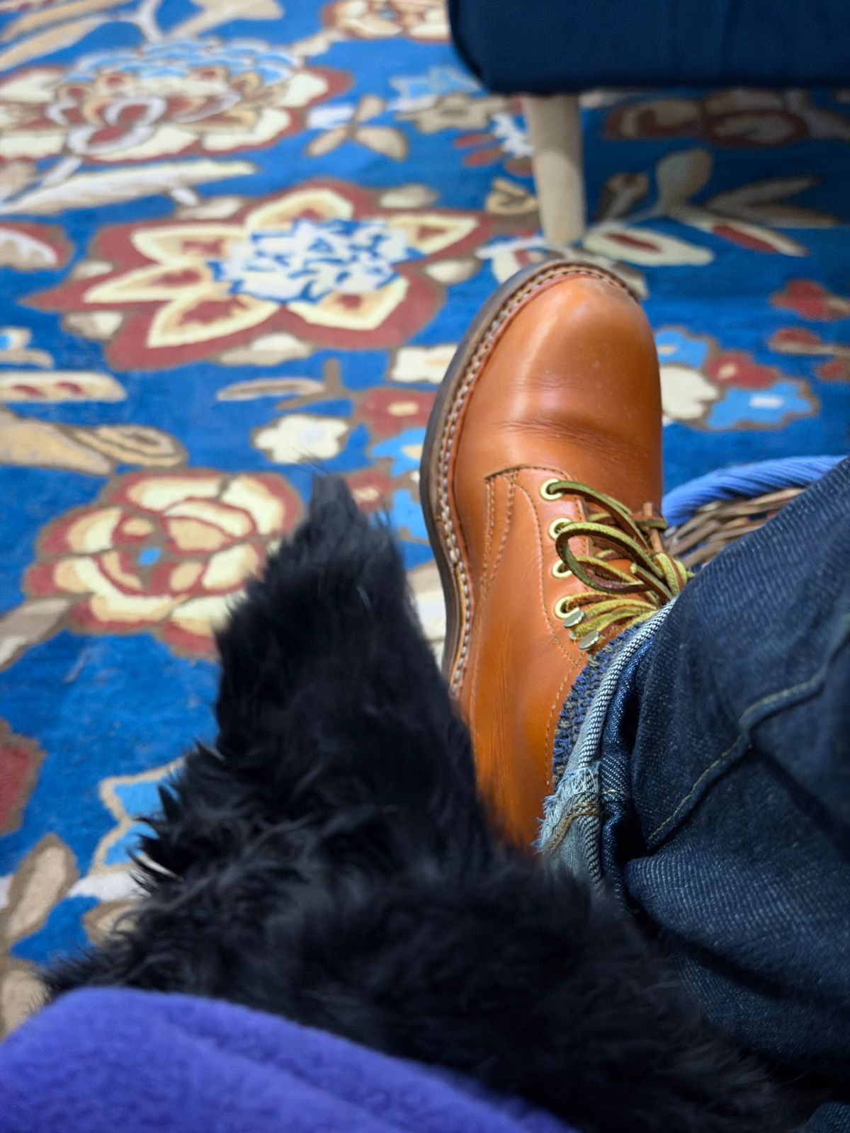 Photo by Siany123 on November 11, 2025 of the Crush On Retro Timber in Mid Brown Cowhide.