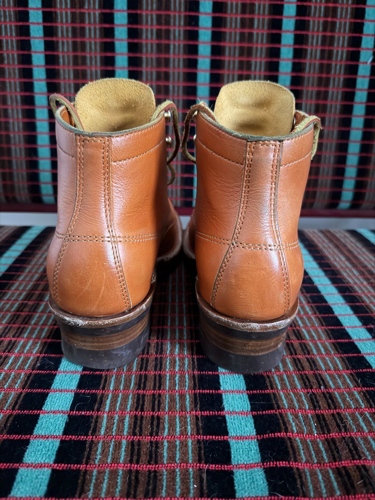 Photo by Siany123 on December 1, 2025 of the Crush On Retro Timber in Mid Brown Cowhide.