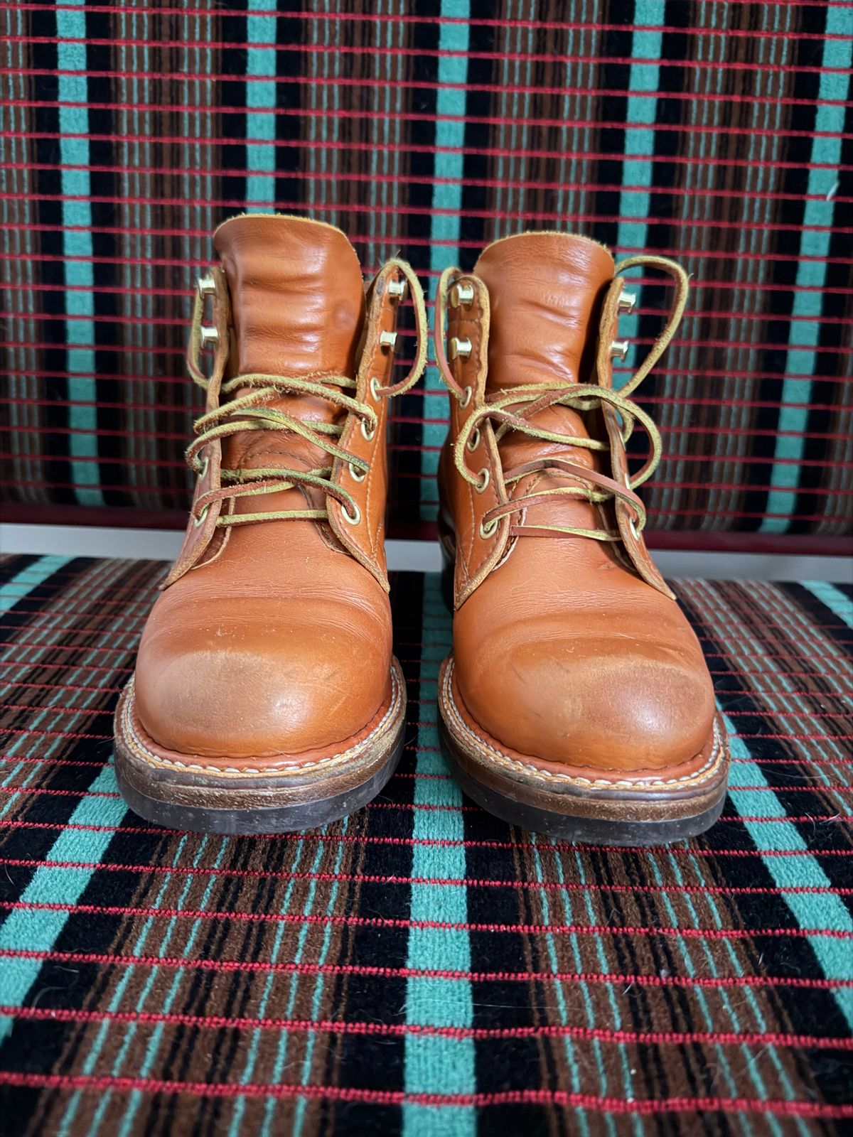 Photo by Siany123 on December 1, 2025 of the Crush On Retro Timber in Mid Brown Cowhide.