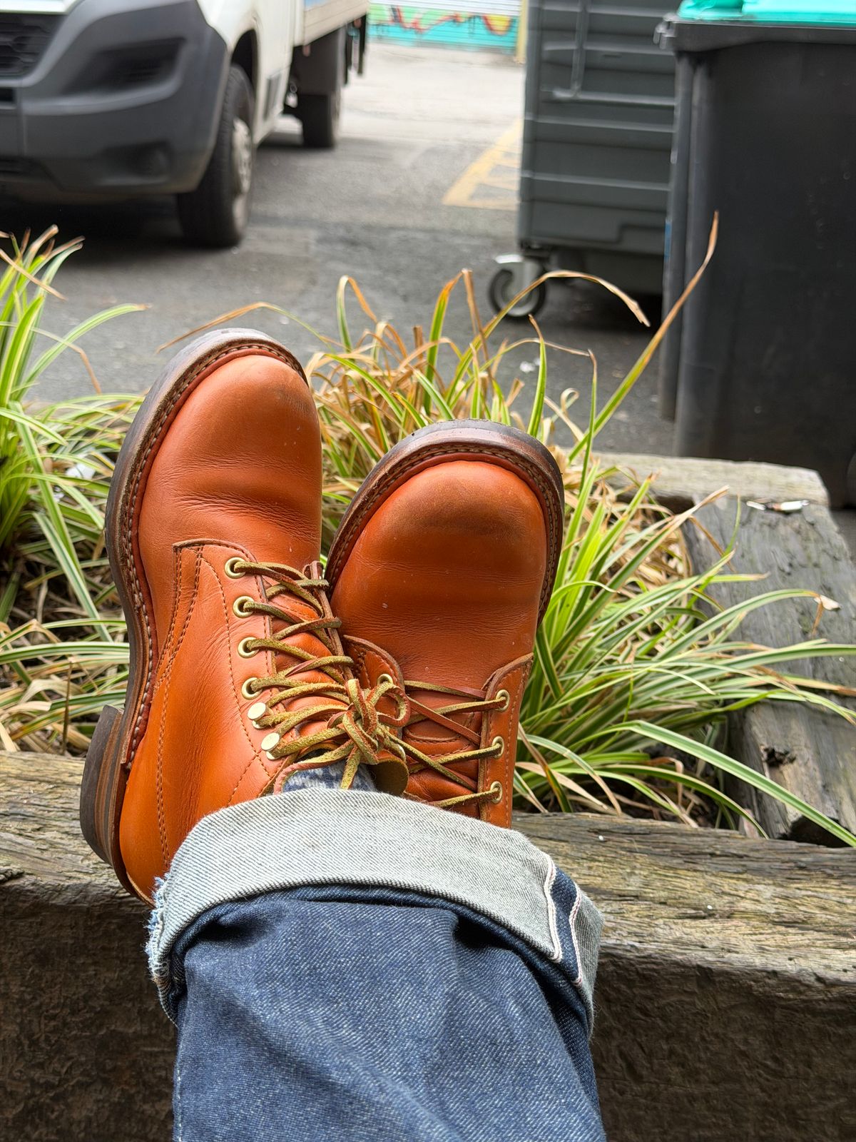 Photo by Siany123 on December 23, 2025 of the Crush On Retro Timber in Mid Brown Cowhide.