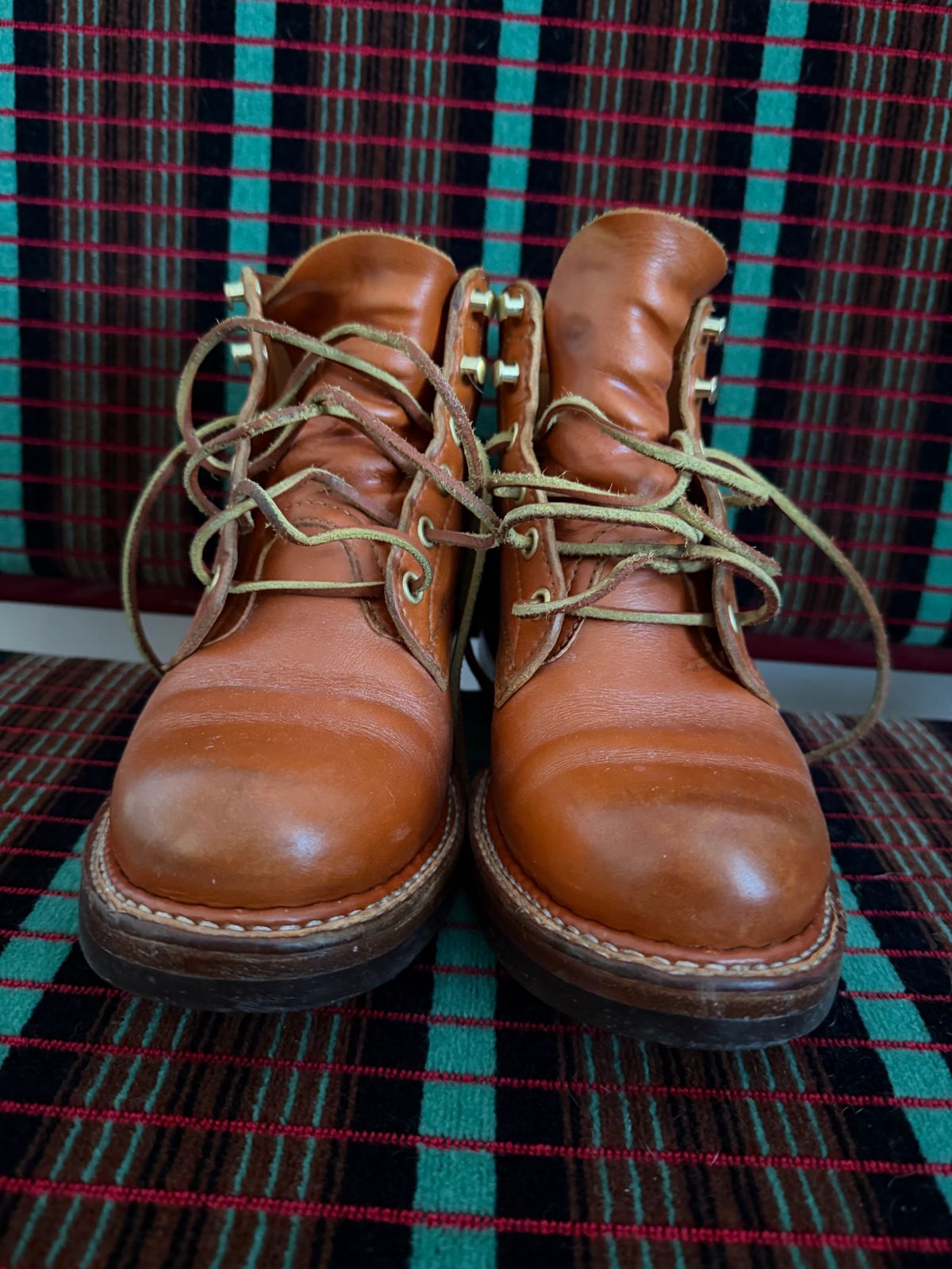 Photo by Siany123 on January 5, 2026 of the Crush On Retro Timber in Mid Brown Cowhide.