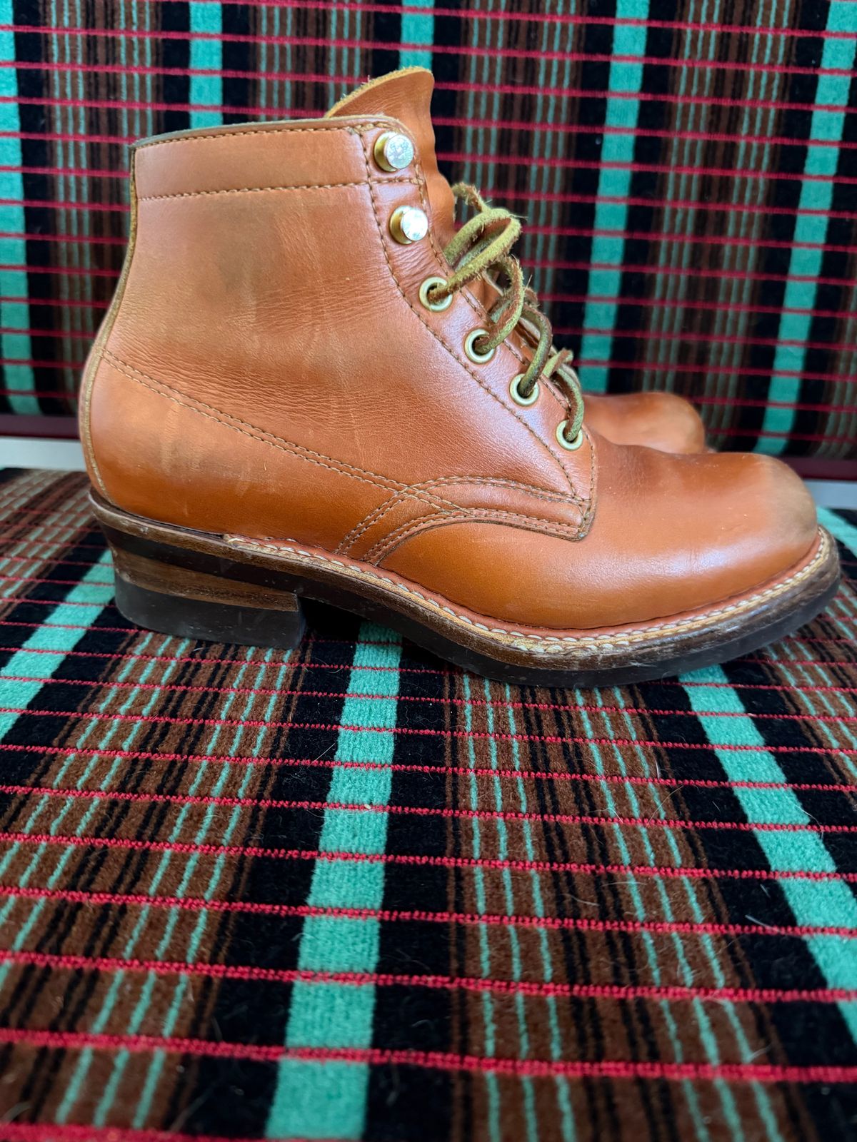 Photo by Siany123 on March 2, 2026 of the Crush On Retro Timber in Mid Brown Cowhide.