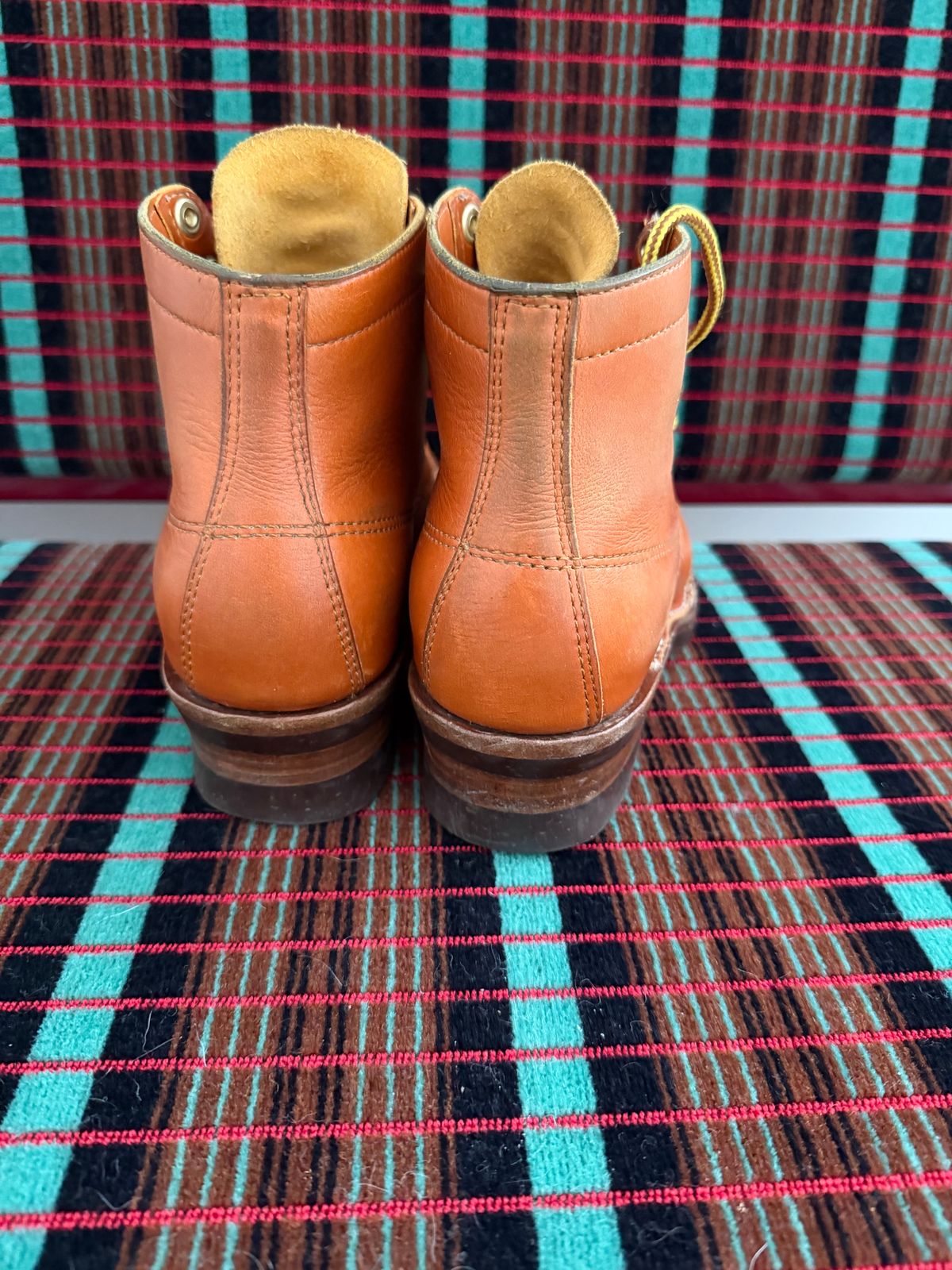 Photo by Siany123 on April 2, 2026 of the Crush On Retro Timber in Mid Brown Cowhide.