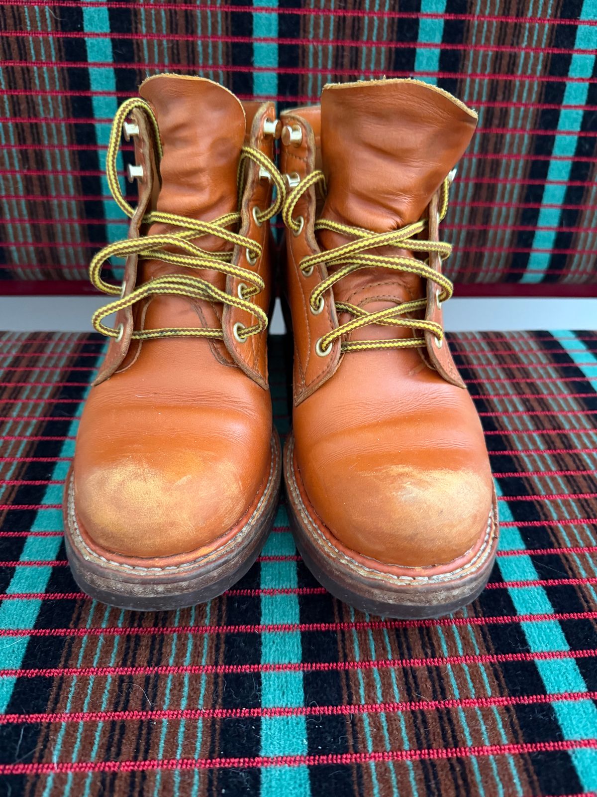 Photo by Siany123 on April 2, 2026 of the Crush On Retro Timber in Mid Brown Cowhide.