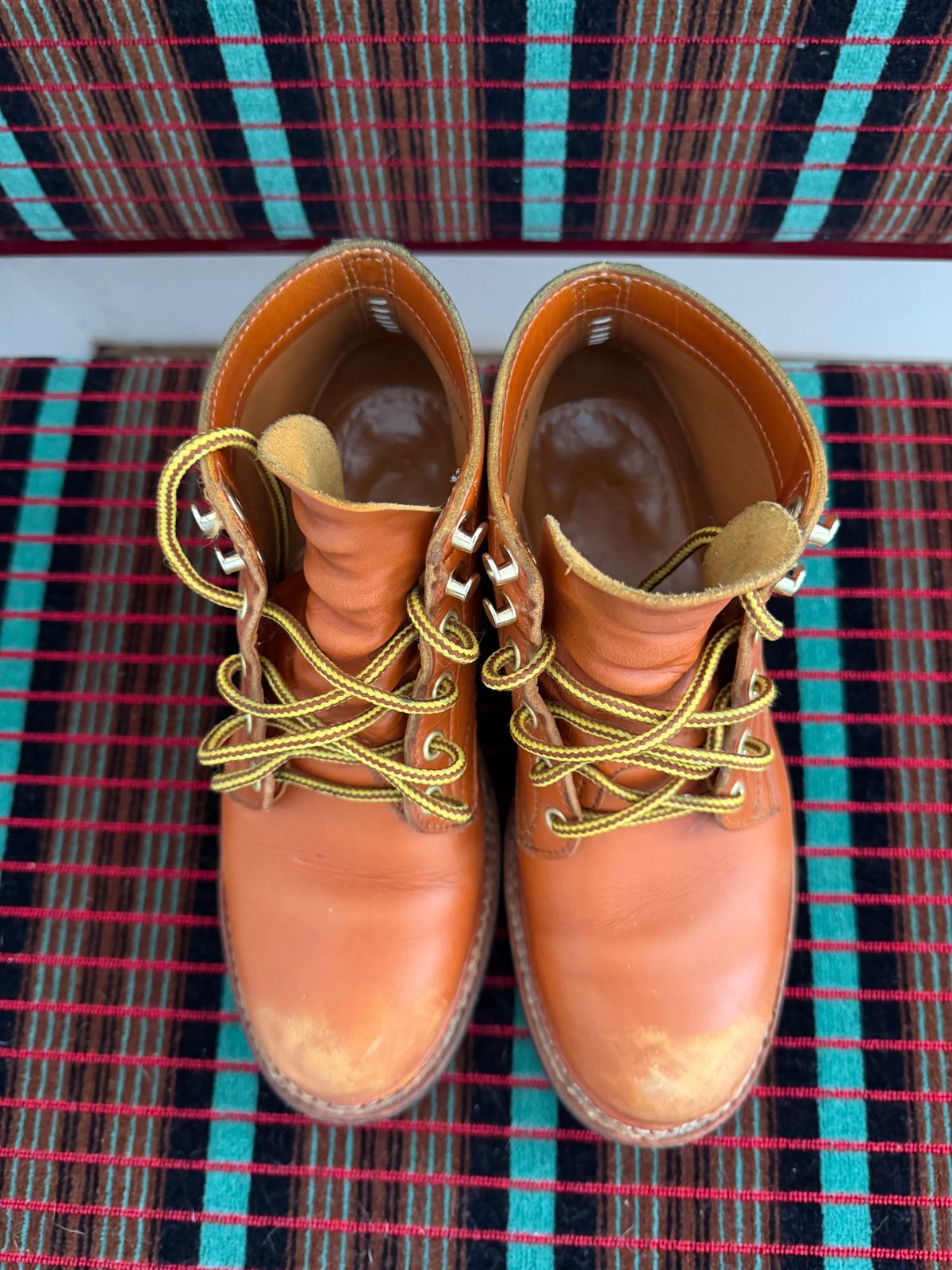 Photo by Siany123 on April 2, 2026 of the Crush On Retro Timber in Mid Brown Cowhide.