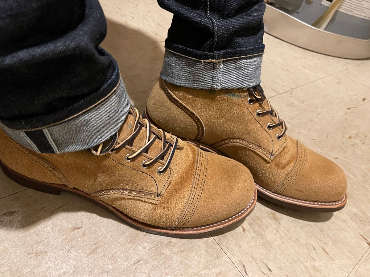 Photo by denimderick on November 12, 2021 of the Red Wing Iron Ranger in S.B. Foot Hawthorne Muleskinner.
