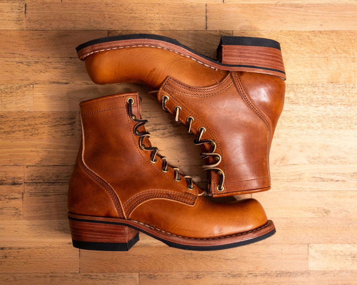 Photo by sawdustandstitch on October 1, 2023 of the Nicks Becca in Horween Natural Dublin.