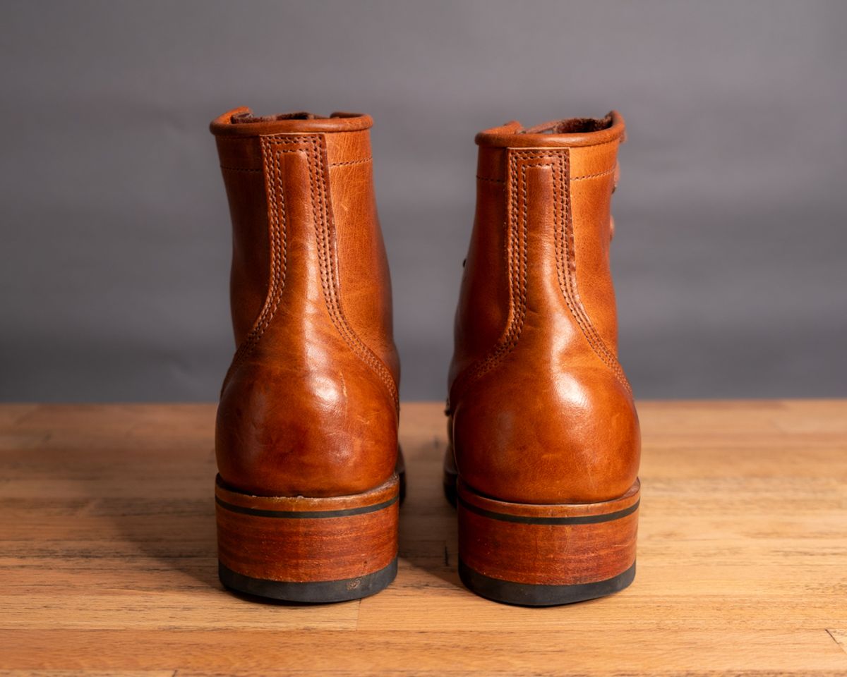 Photo by sawdustandstitch on November 6, 2023 of the Nicks Becca in Horween Natural Dublin.