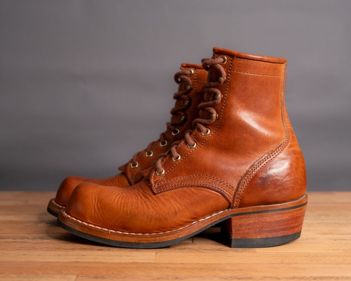 Photo by sawdustandstitch on November 6, 2023 of the Nicks Becca in Horween Natural Dublin.