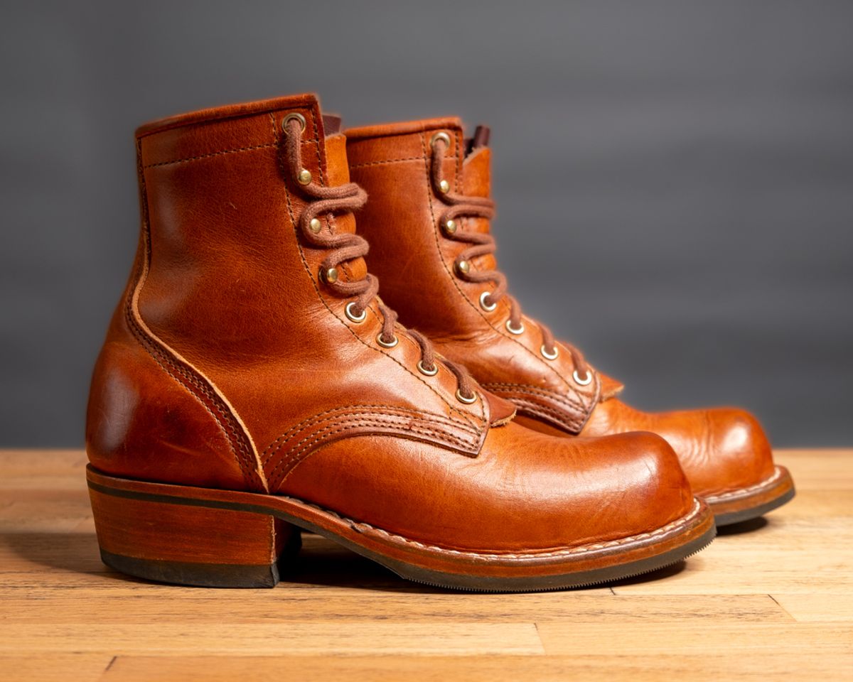 Photo by sawdustandstitch on December 2, 2023 of the Nicks Becca in Horween Natural Dublin.