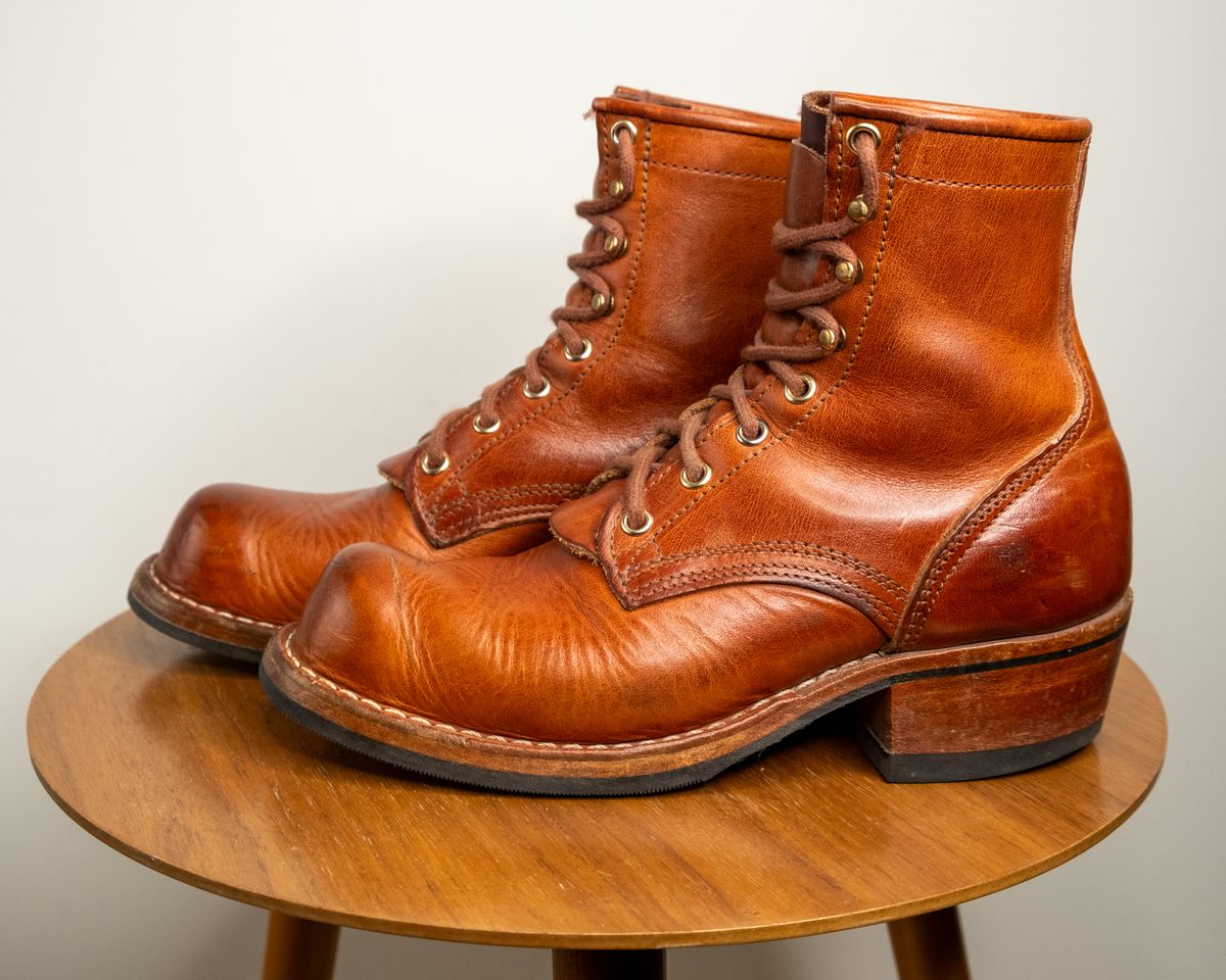 Photo by sawdustandstitch on March 6, 2024 of the Nicks Becca in Horween Natural Dublin.