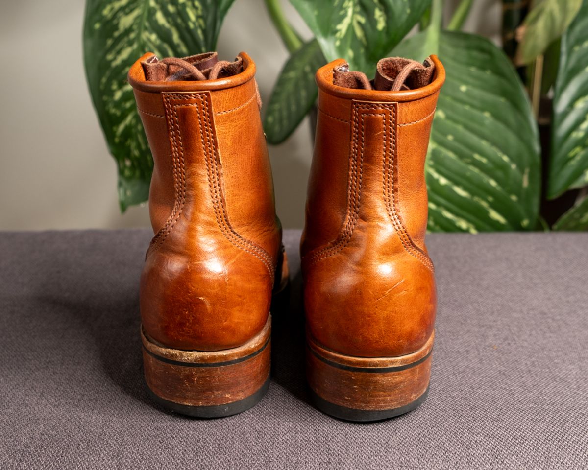 Photo by sawdustandstitch on April 5, 2024 of the Nicks Becca in Horween Natural Dublin.
