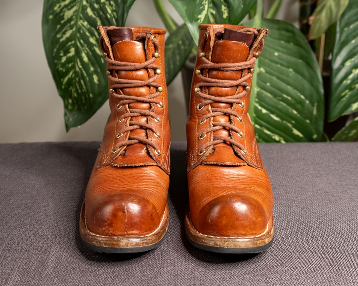 Photo by sawdustandstitch on April 5, 2024 of the Nicks Becca in Horween Natural Dublin.