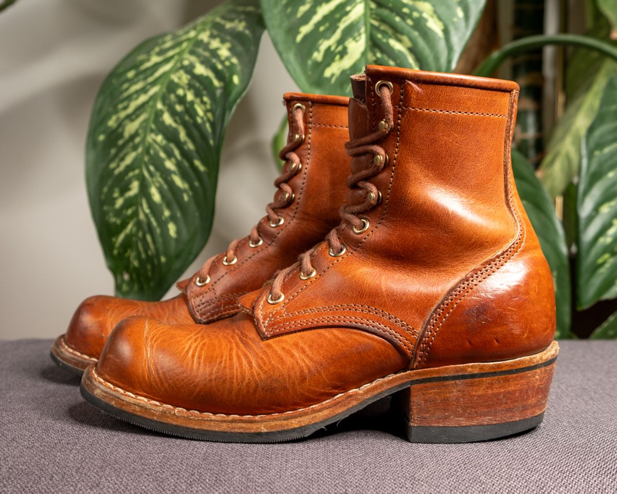 Photo by sawdustandstitch on April 5, 2024 of the Nicks Becca in Horween Natural Dublin.