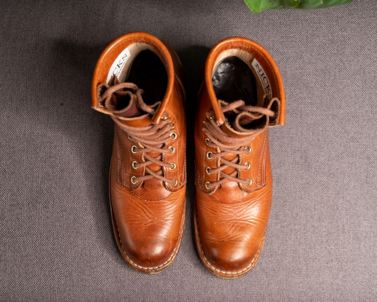 Photo by sawdustandstitch on April 5, 2024 of the Nicks Becca in Horween Natural Dublin.