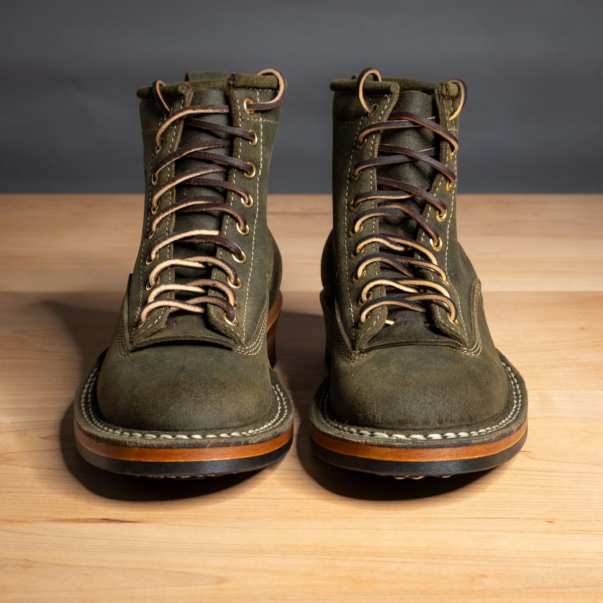 Photo by sawdustandstitch on October 2, 2024 of the White's 350 Cutter in C.F. Stead Leaf Green Waxy Commander Suede.