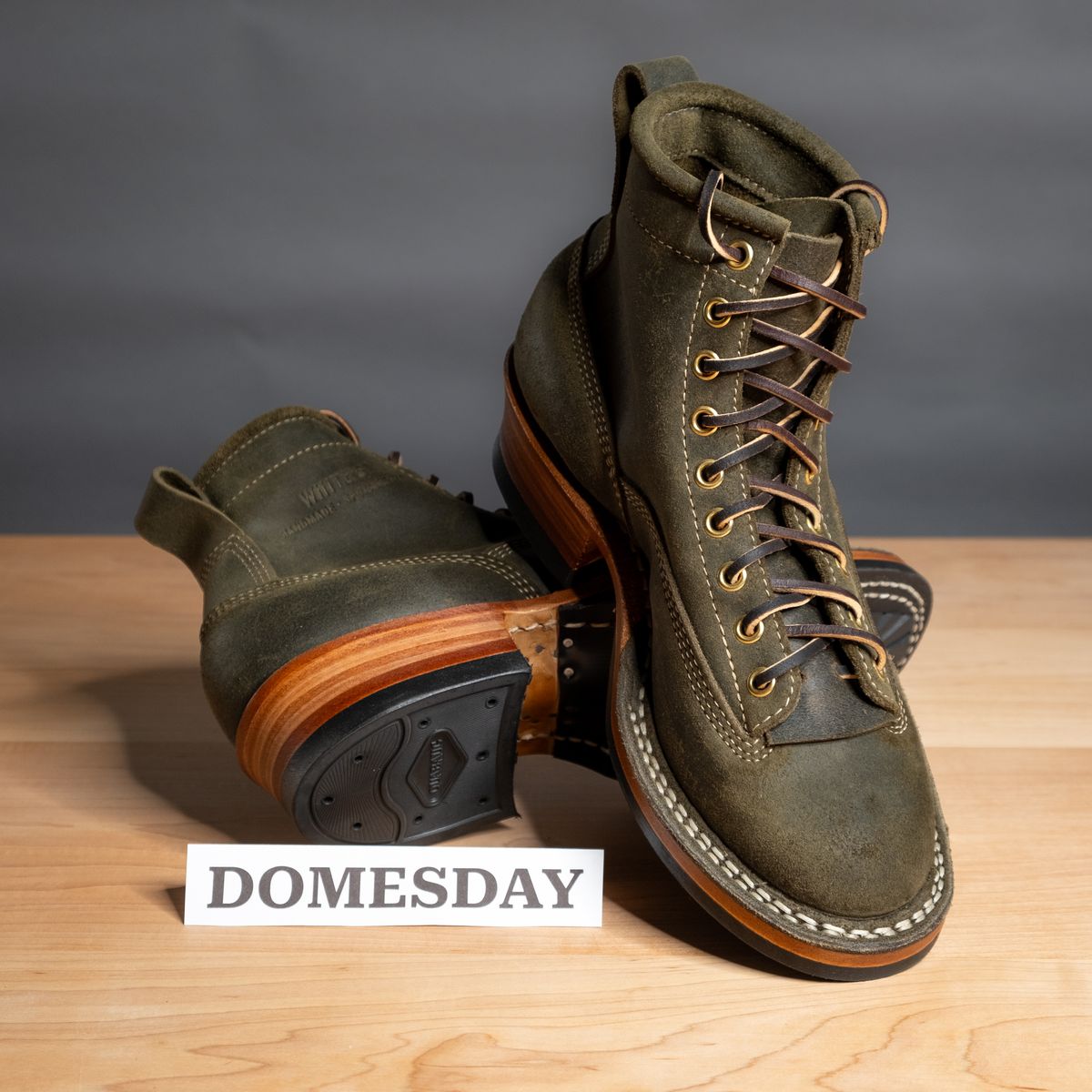 Photo by sawdustandstitch on October 2, 2024 of the White's 350 Cutter in C.F. Stead Leaf Green Waxy Commander Suede.